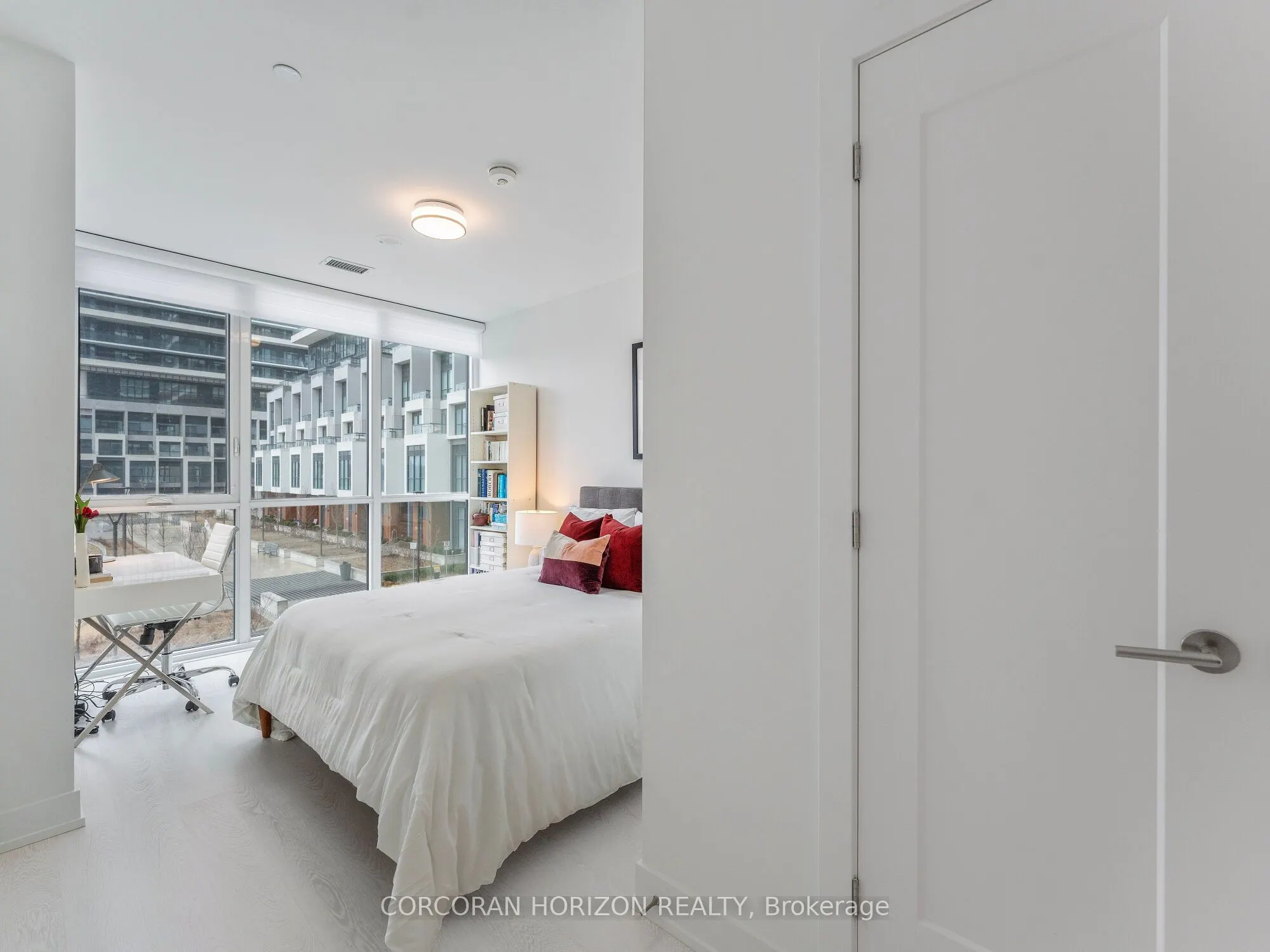 30 Inn On The Park Drive, #221