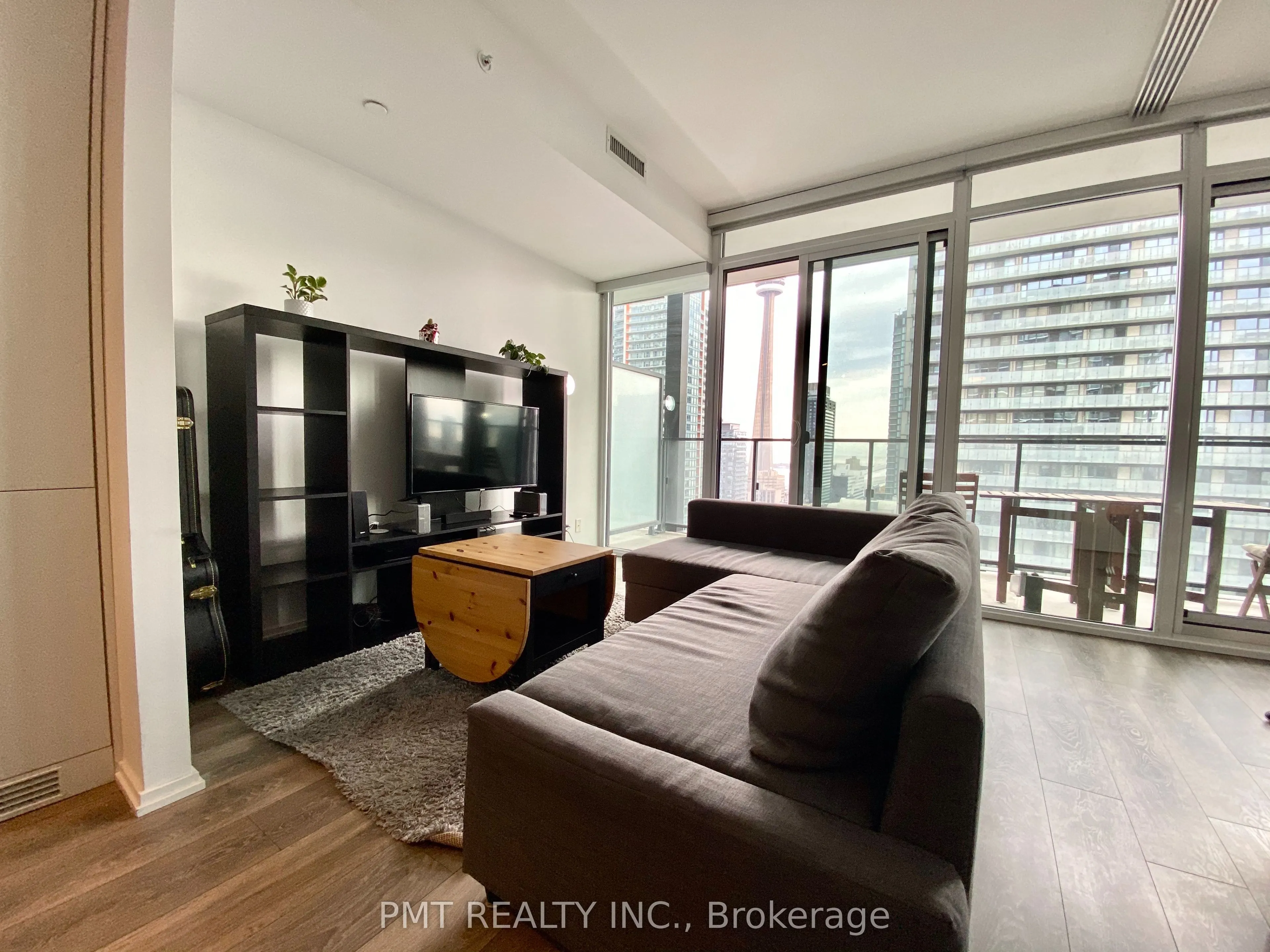 125 Peter Street, #2711