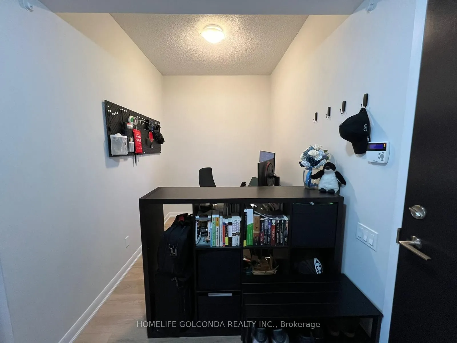 5168 Yonge Street, #102