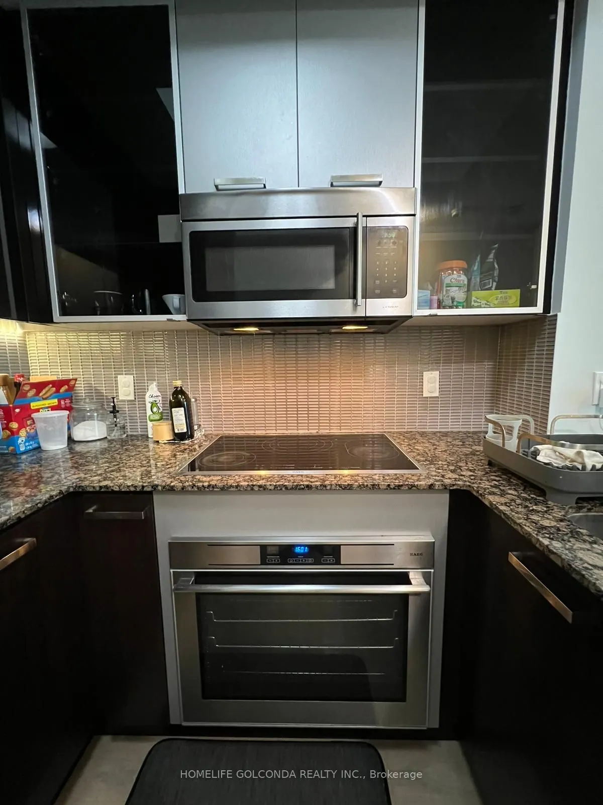 5168 Yonge Street, #102