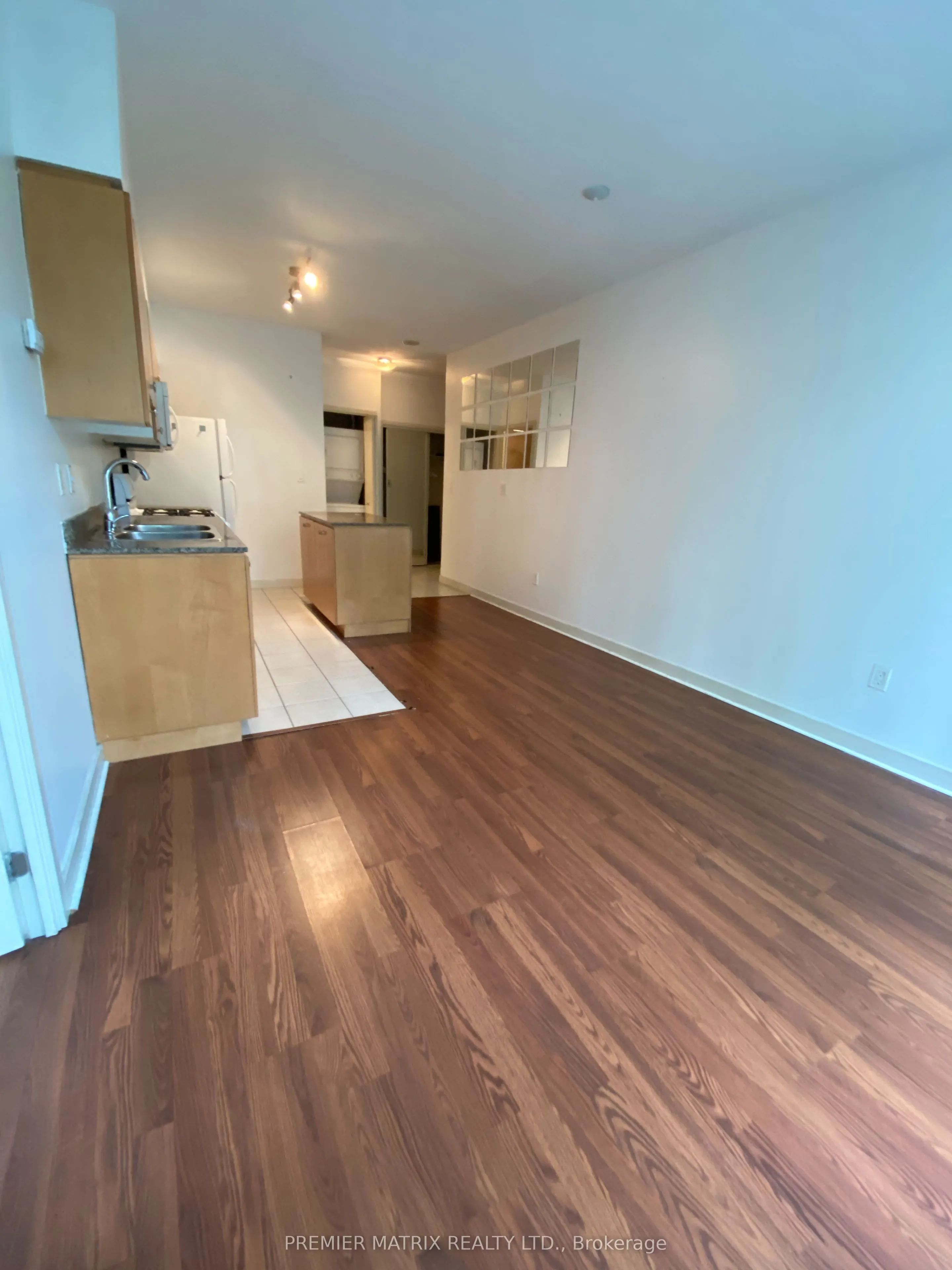 10 Navy Wharf Court, #101