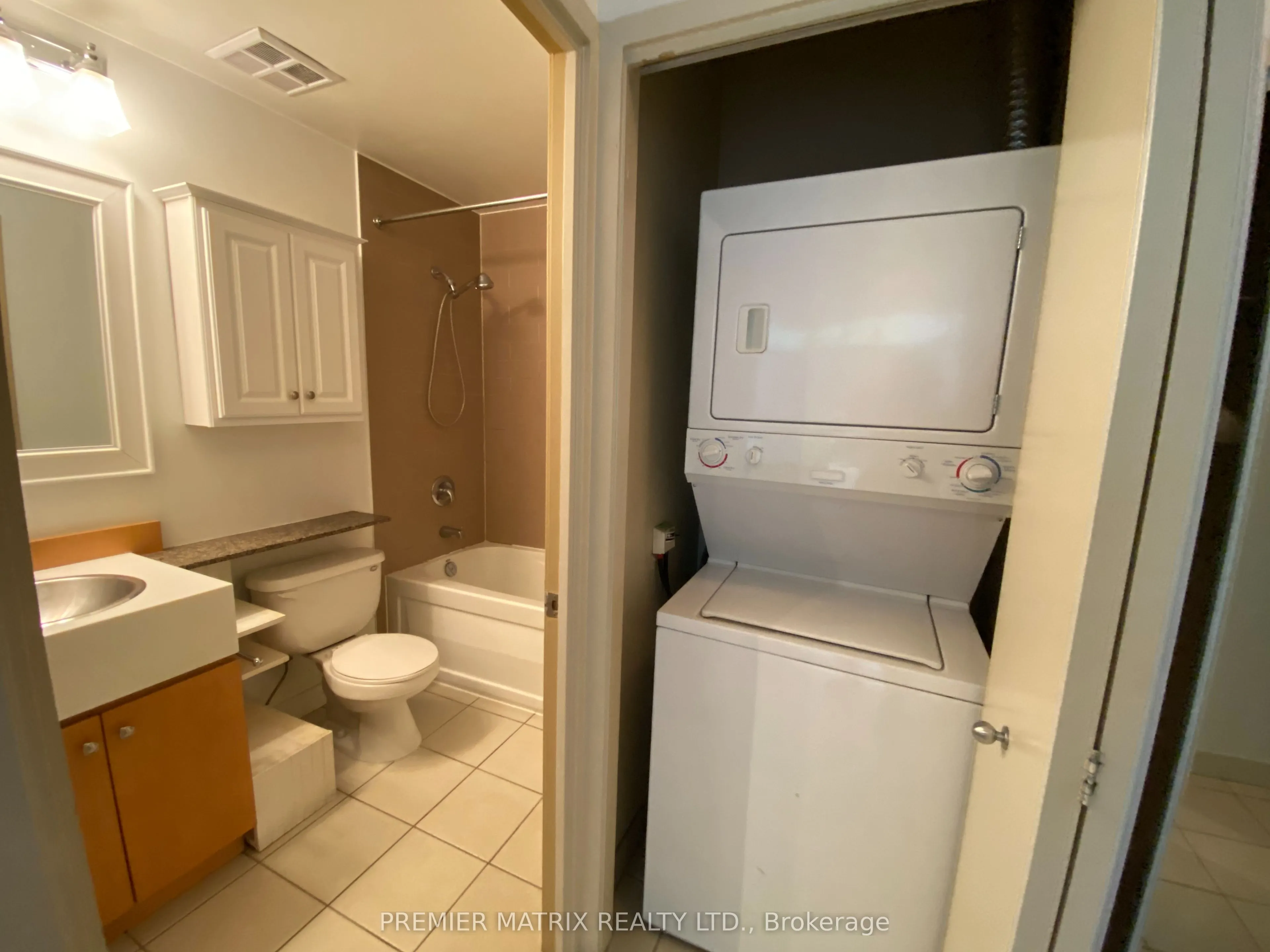 10 Navy Wharf Court, #101