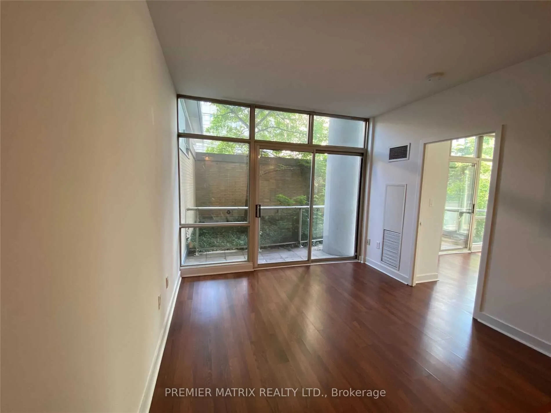 10 Navy Wharf Court, #101