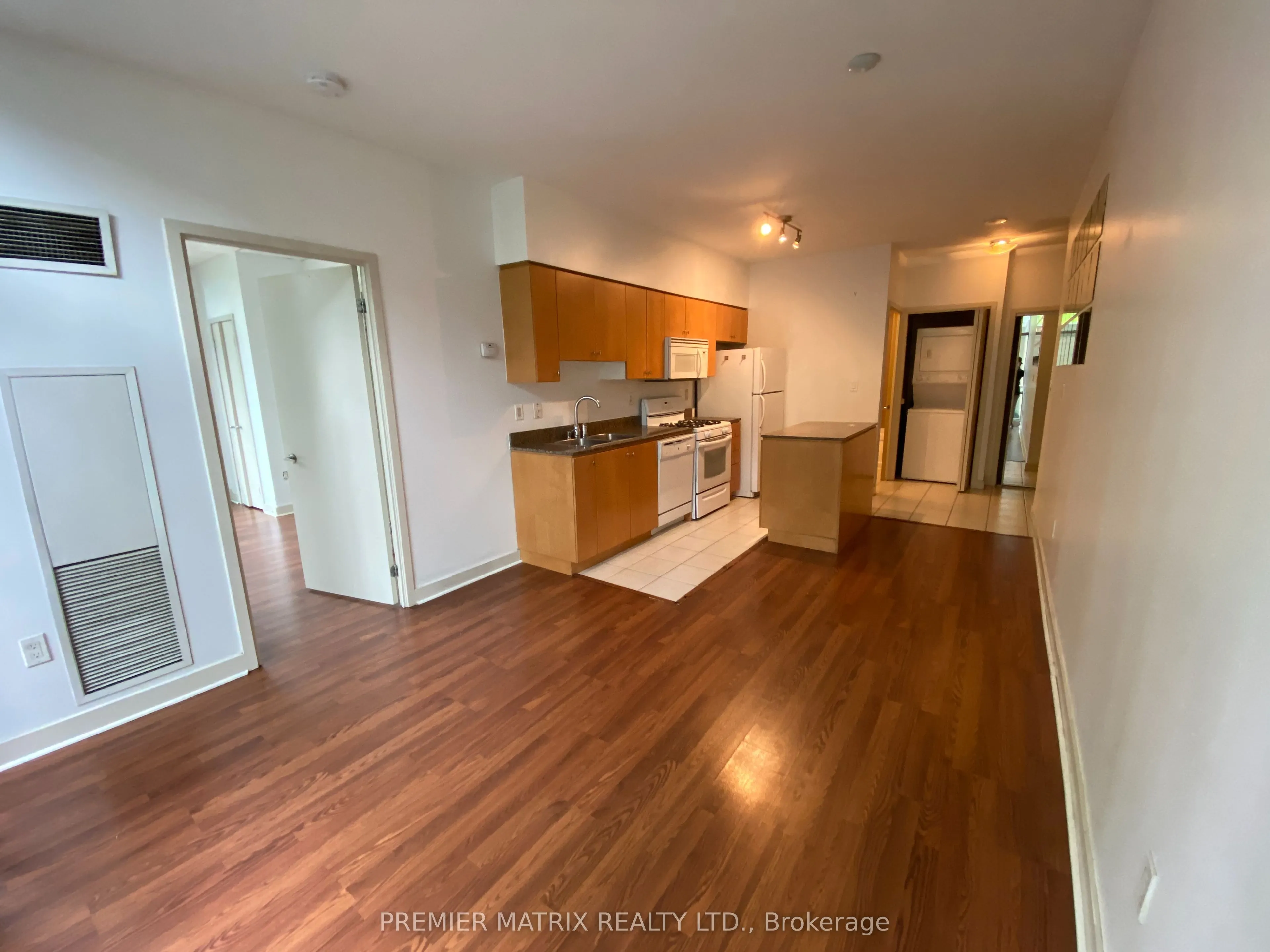 10 Navy Wharf Court, #101