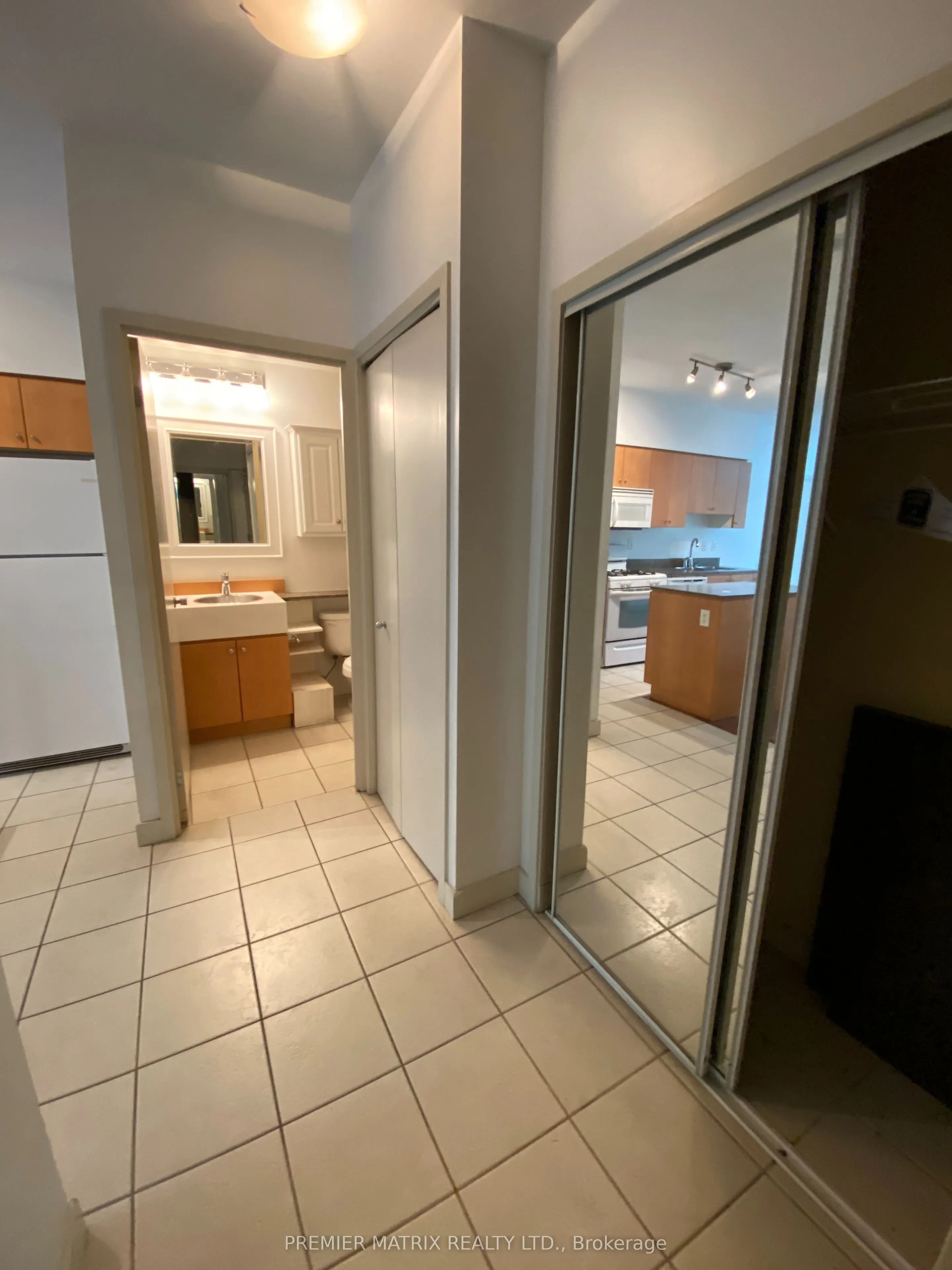 10 Navy Wharf Court, #101