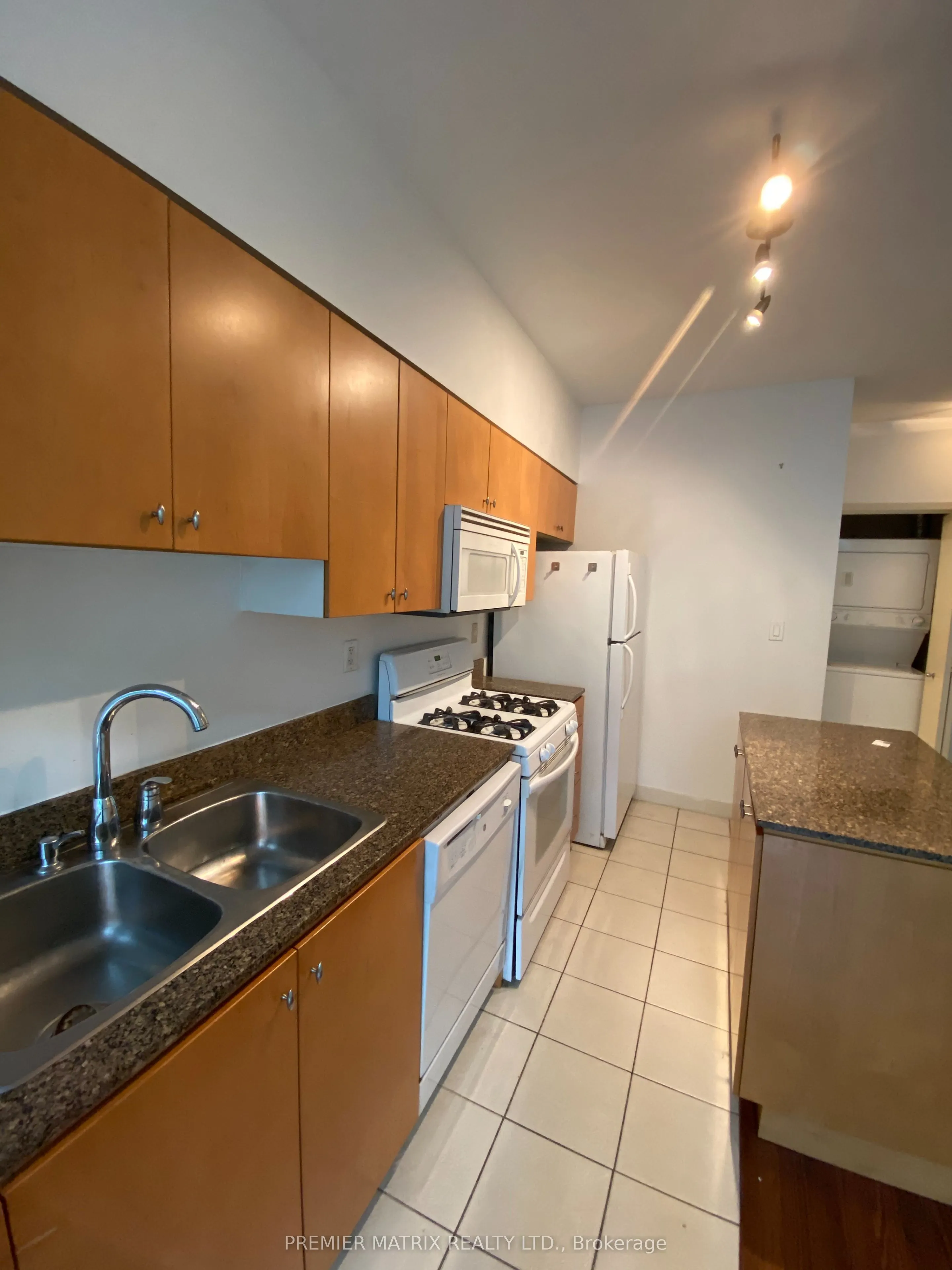 10 Navy Wharf Court, #101