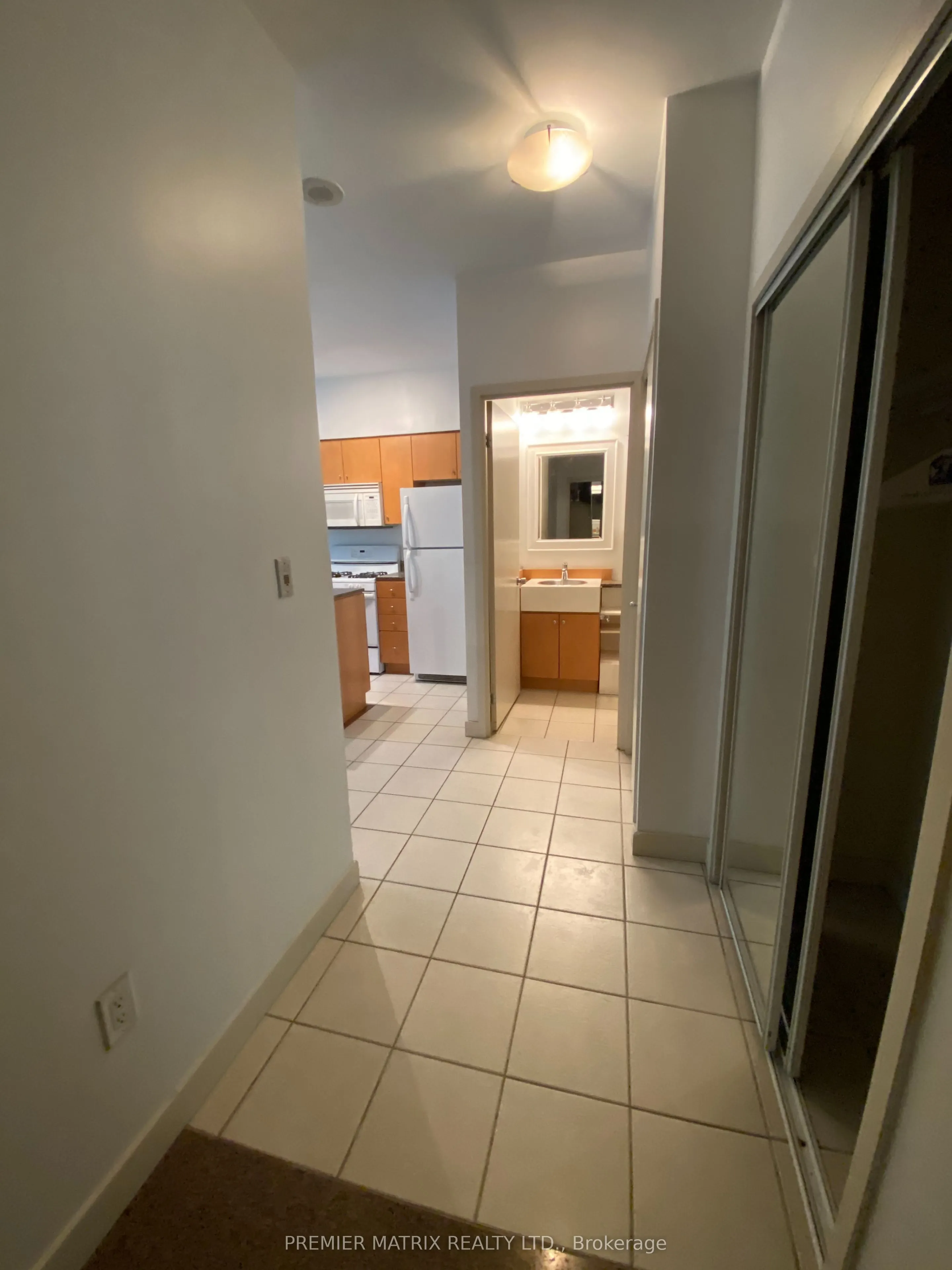 10 Navy Wharf Court, #101