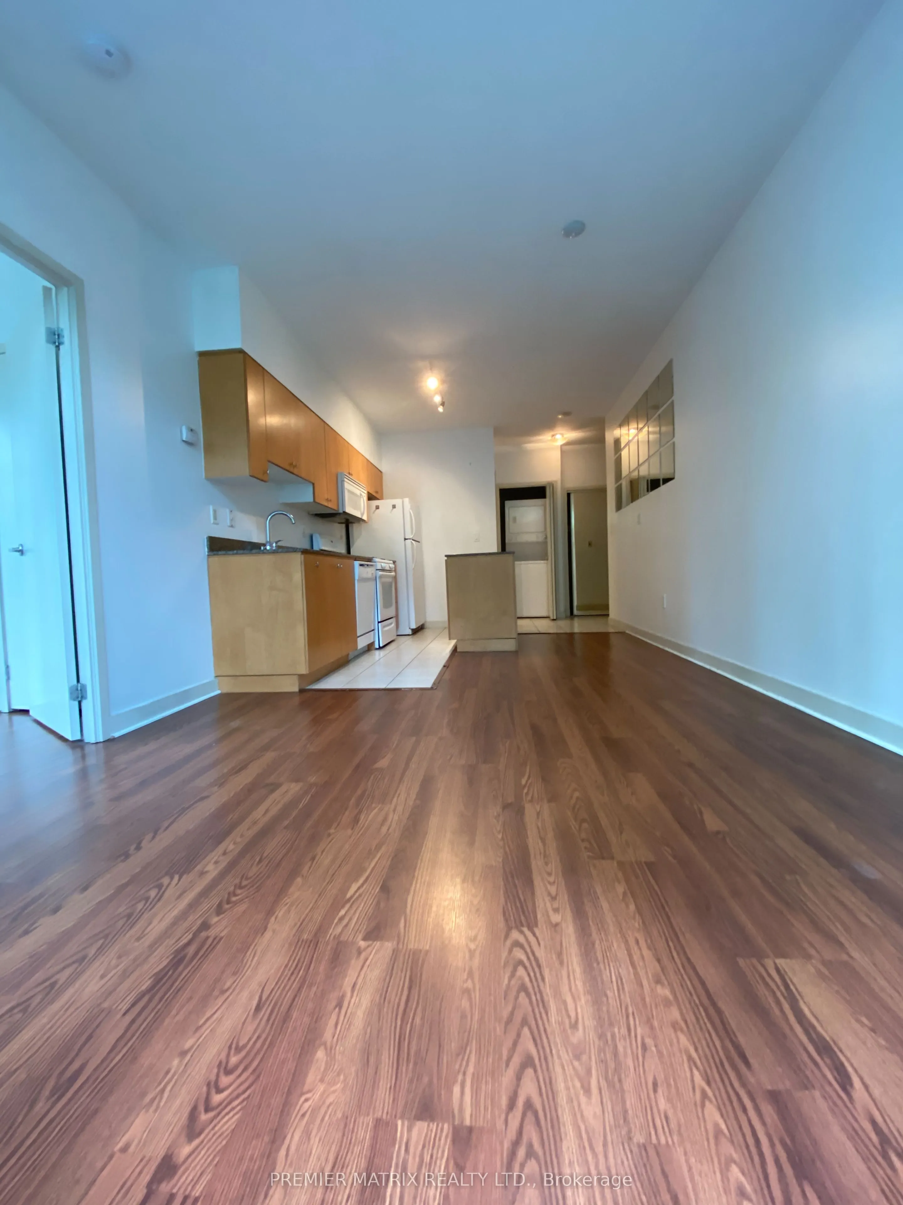 10 Navy Wharf Court, #101