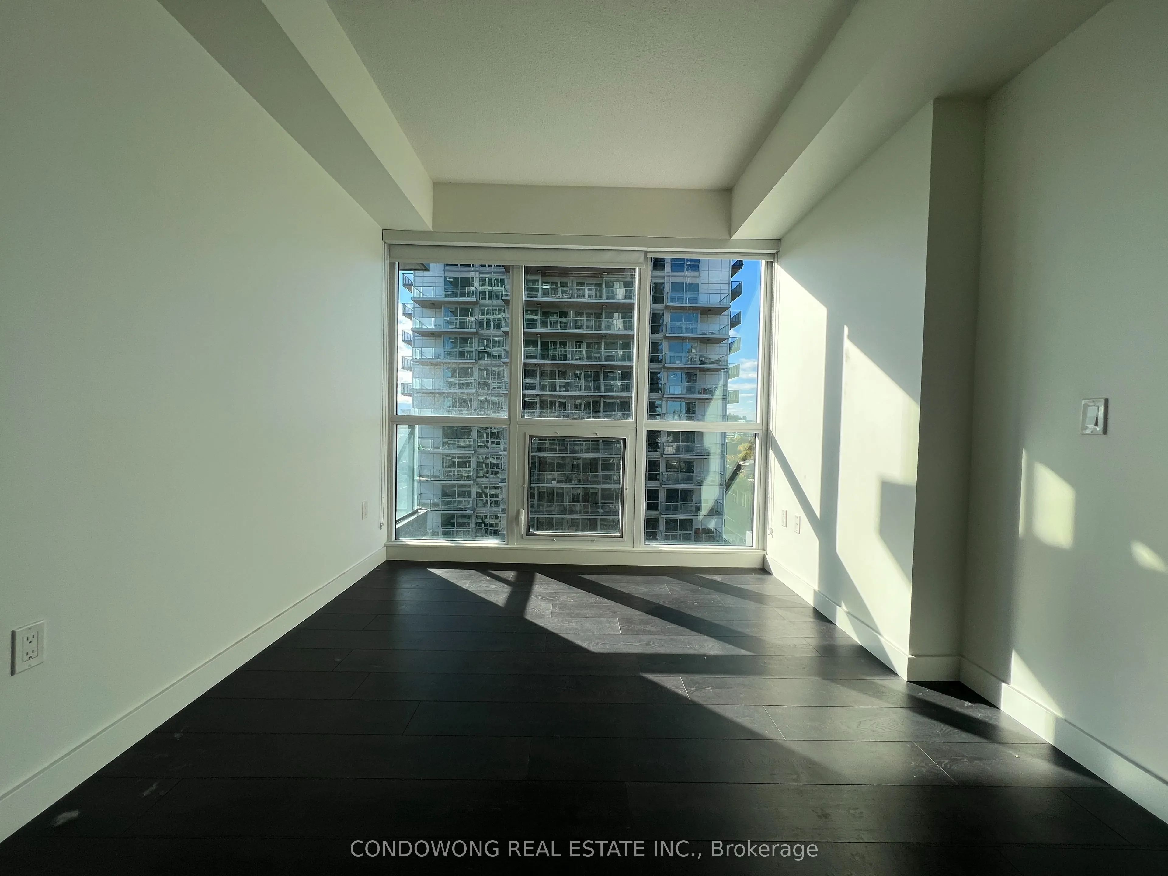 85 Mcmahon Drive, #1809