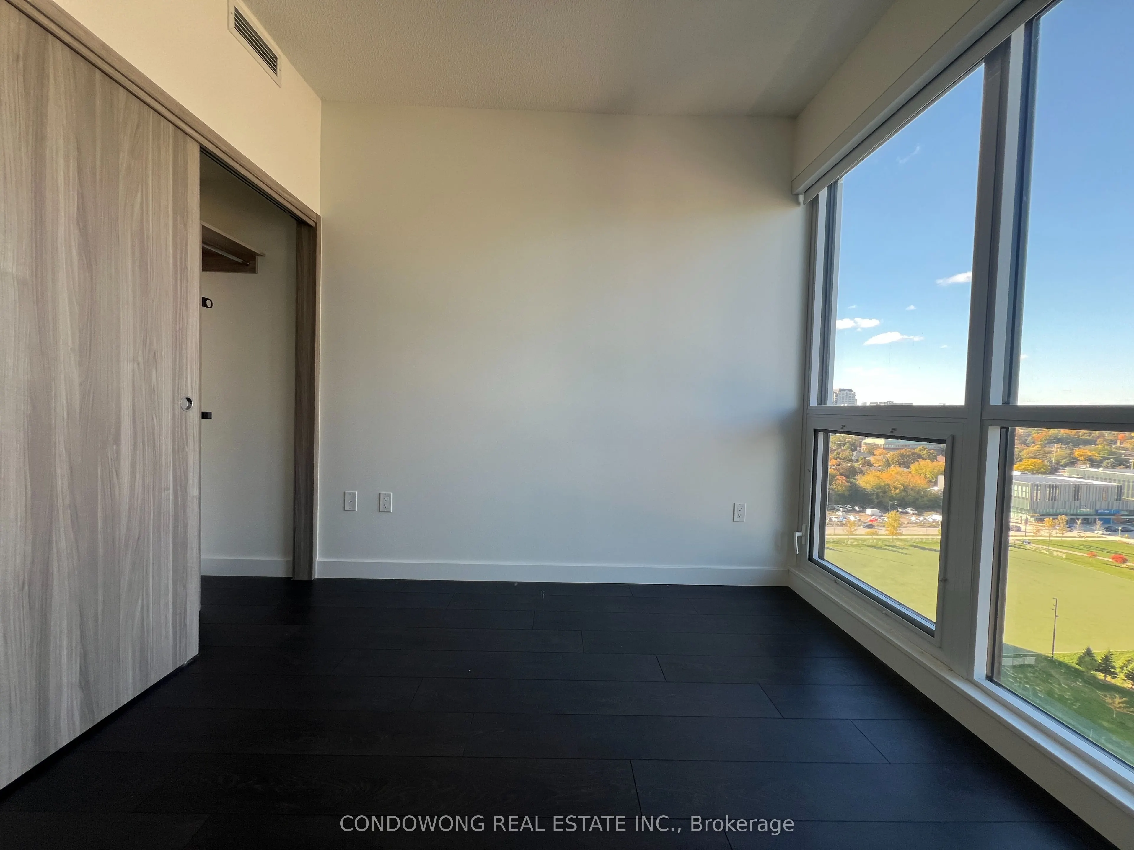 85 Mcmahon Drive, #1809