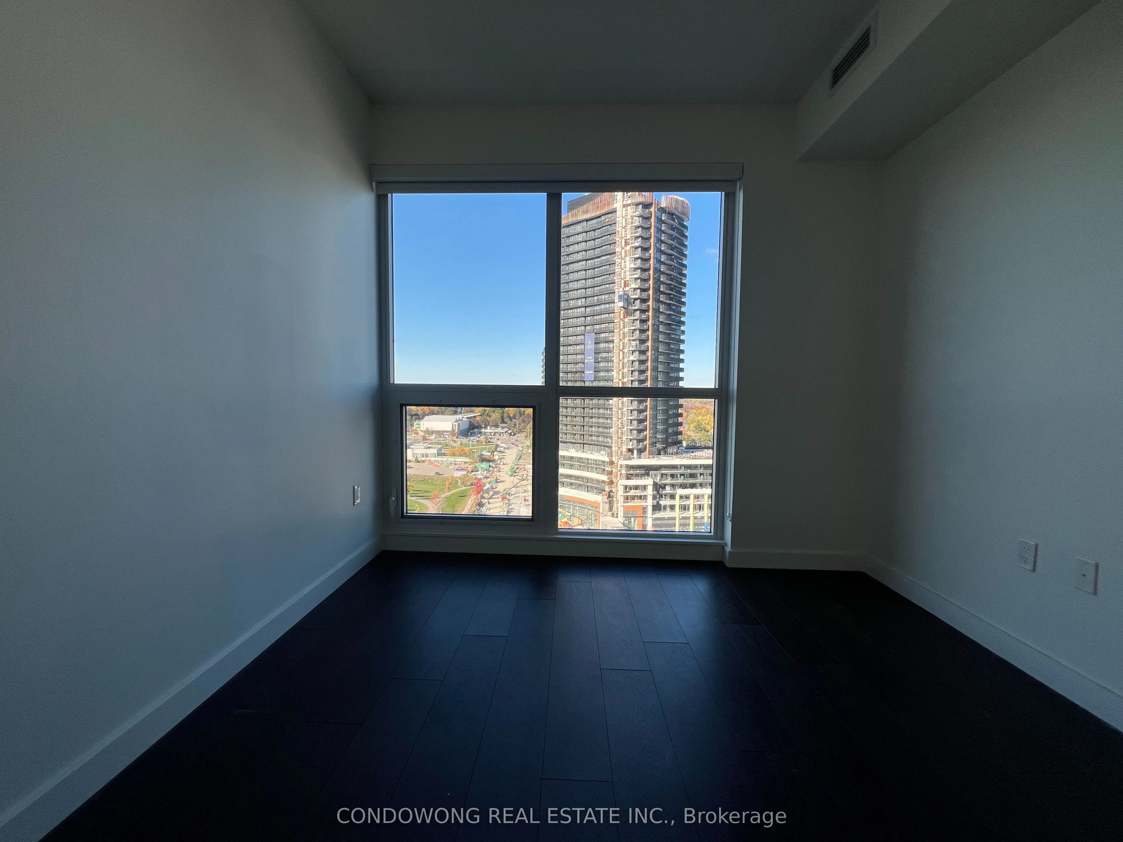 85 Mcmahon Drive, #1809