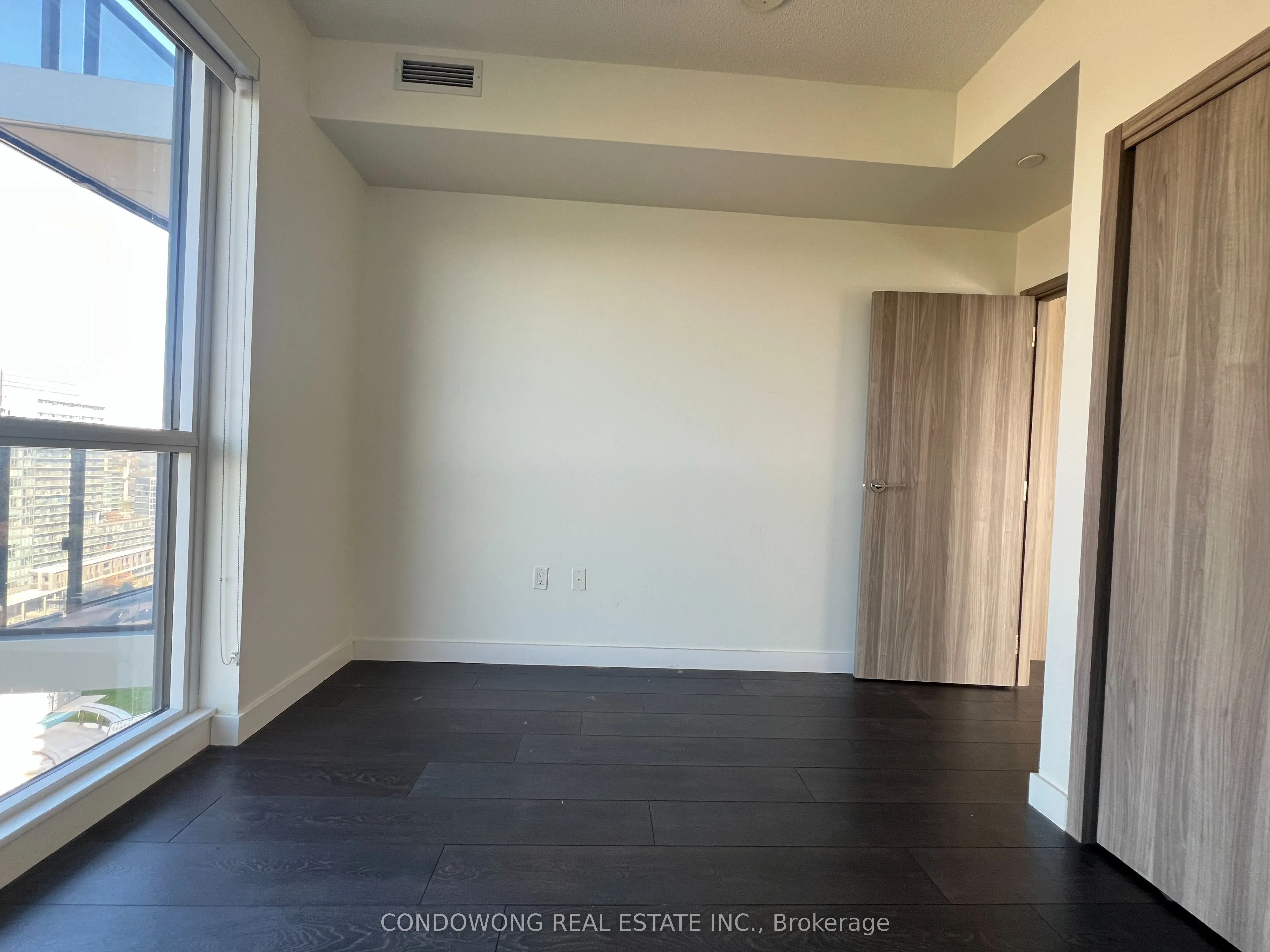 85 Mcmahon Drive, #1809