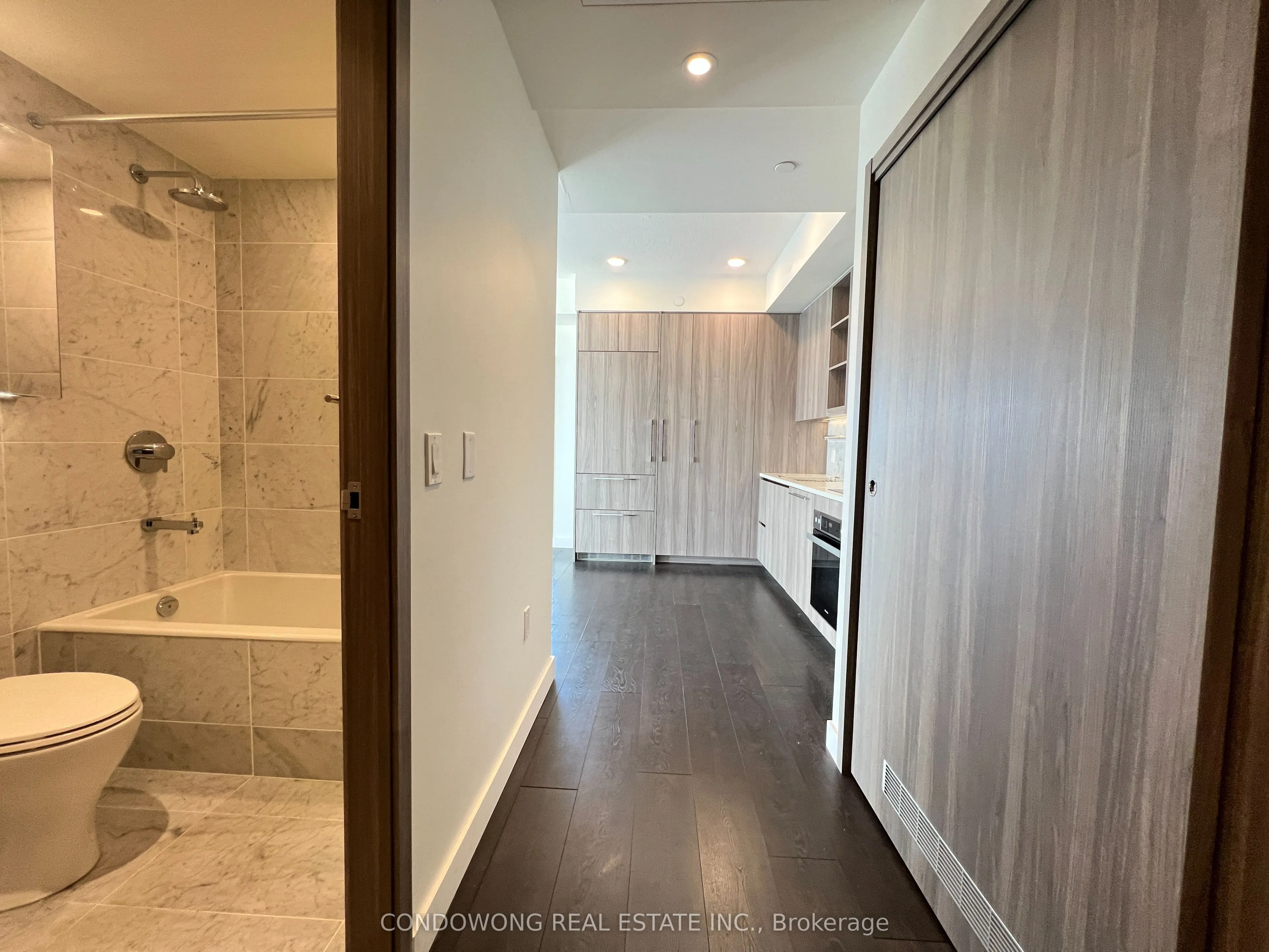 85 Mcmahon Drive, #1809