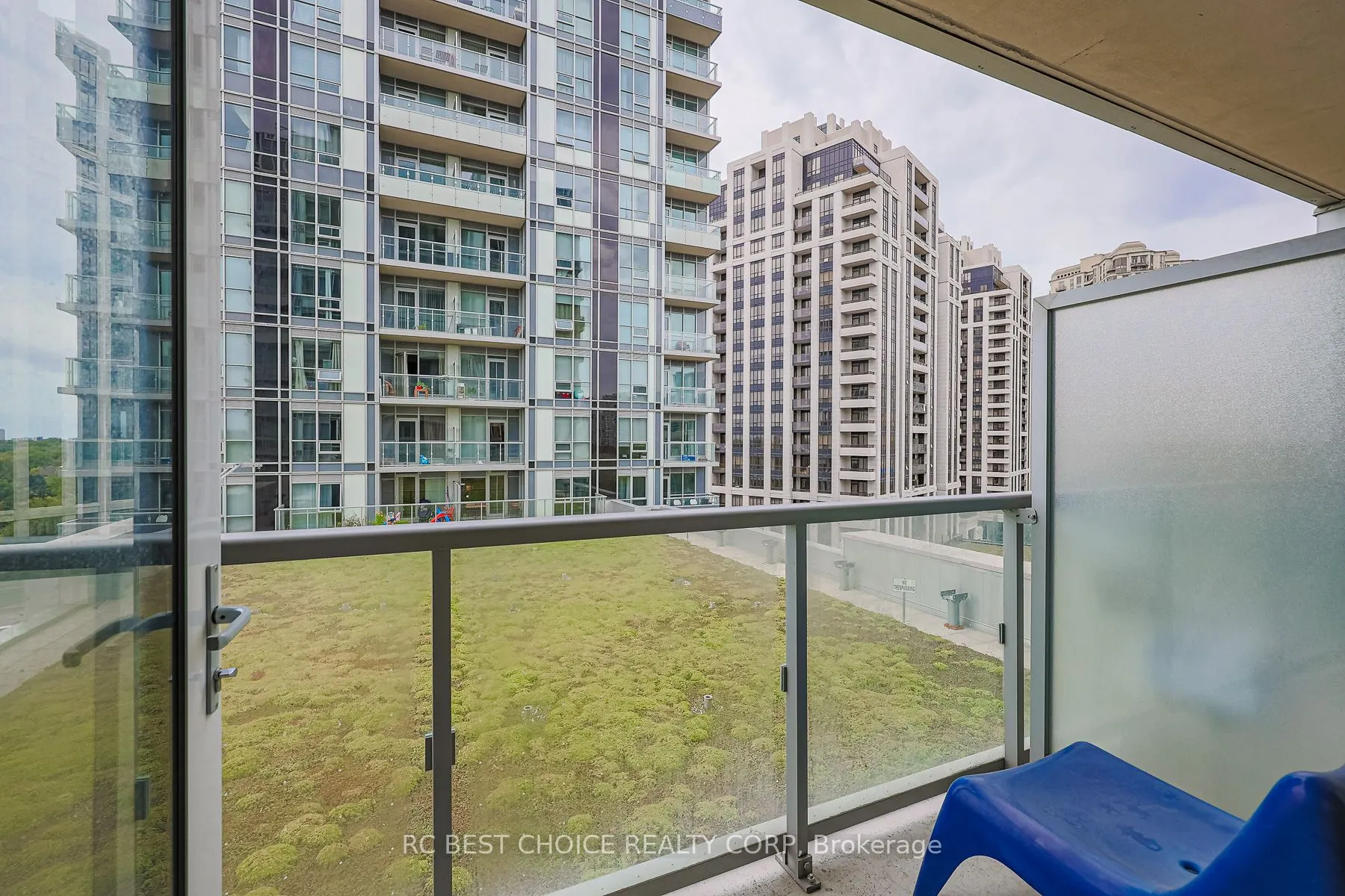 120 Harrison Garden Boulevard, #1031