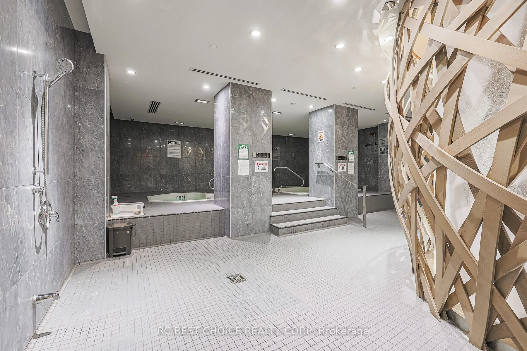 120 Harrison Garden Boulevard, #1031