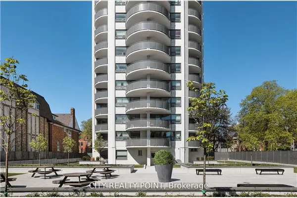 485 Huron Street, #402