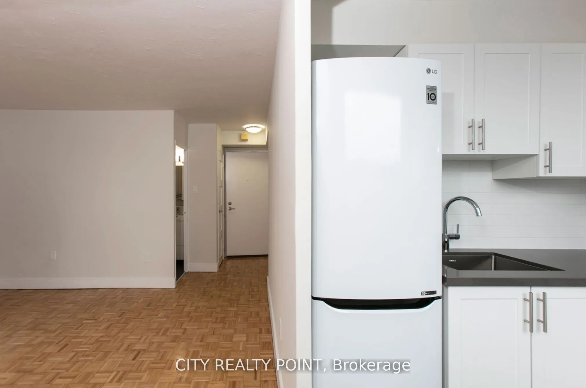 485 Huron Street, #402