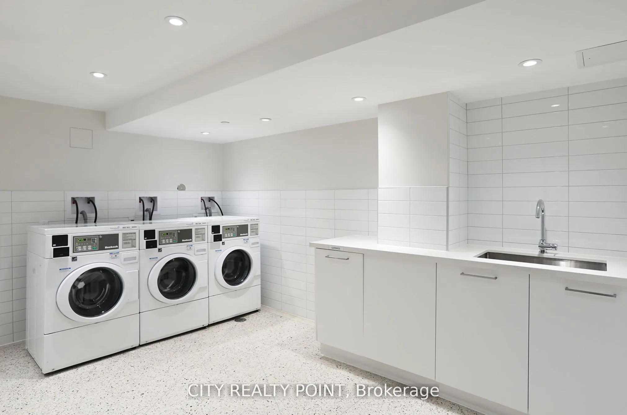 485 Huron Street, #402