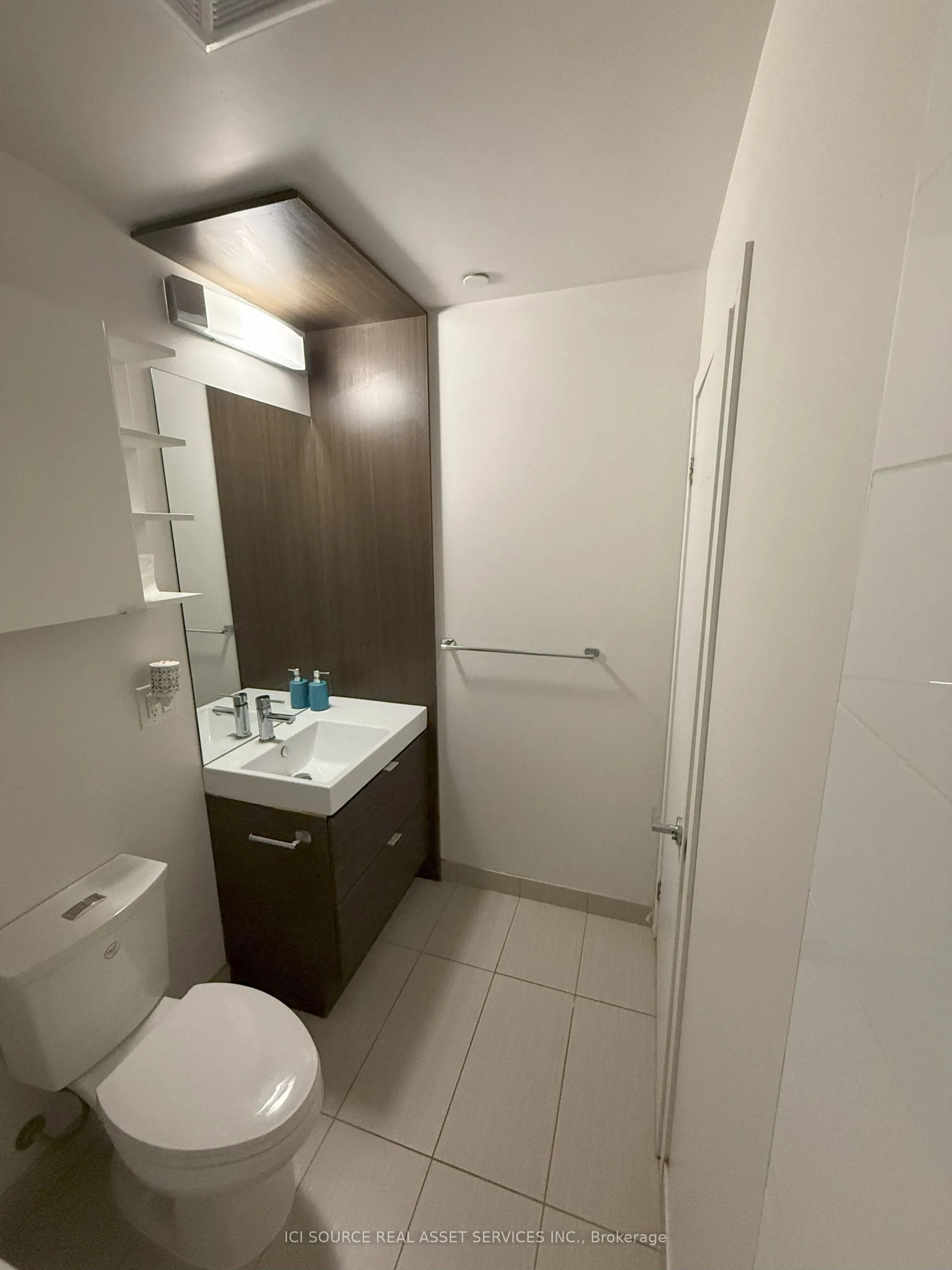 62 Forest Manor Road, #210