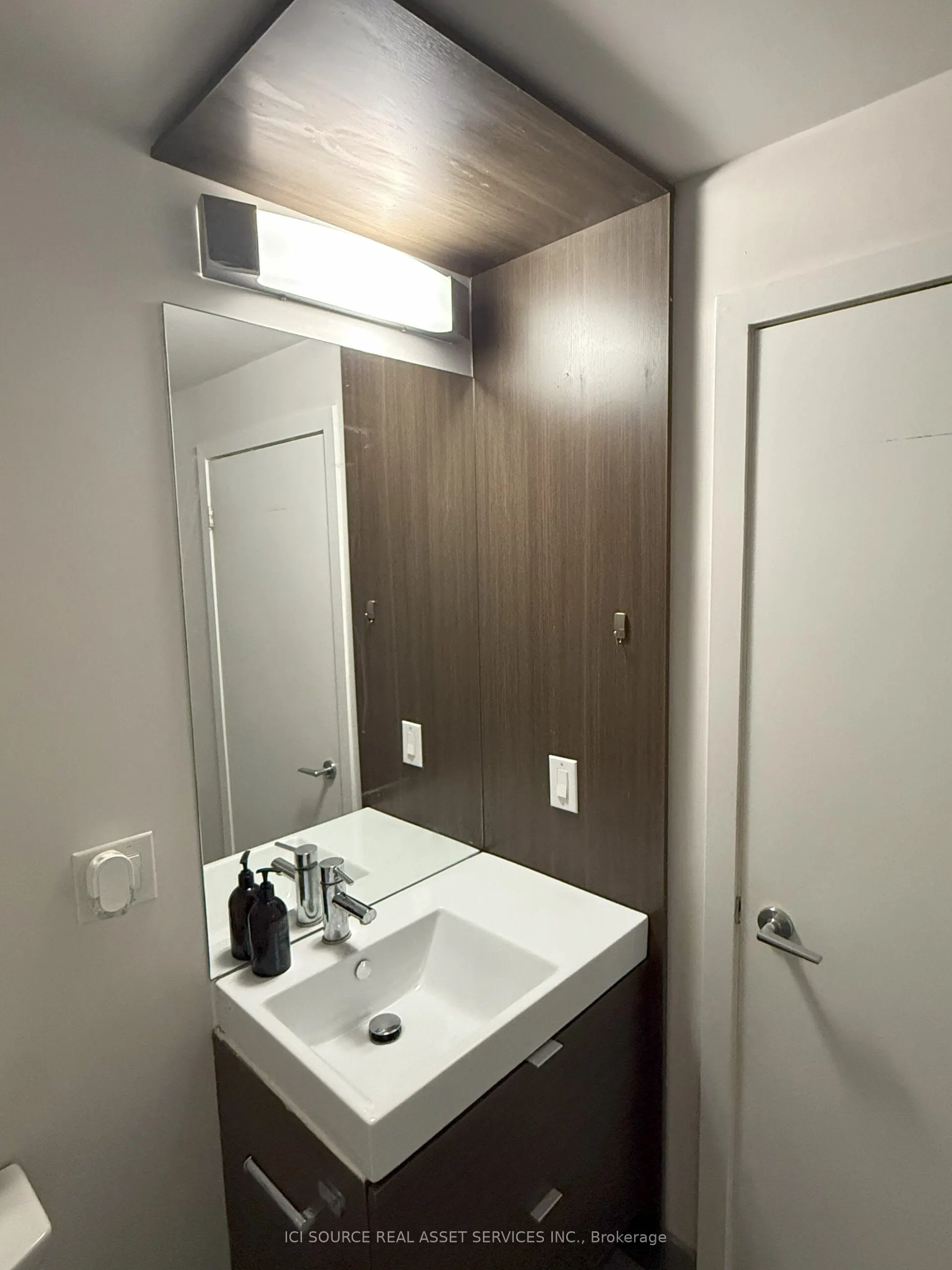 62 Forest Manor Road, #210