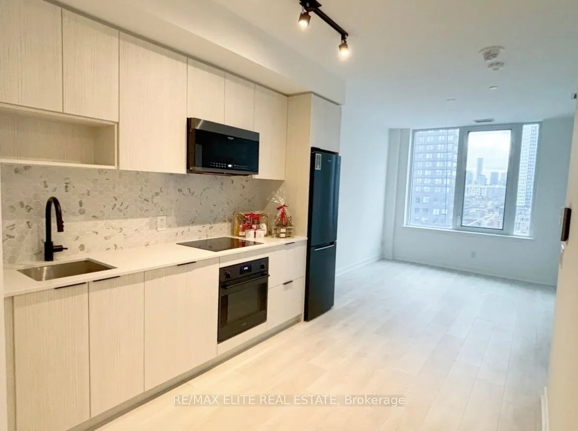 5 Defries Street, #920