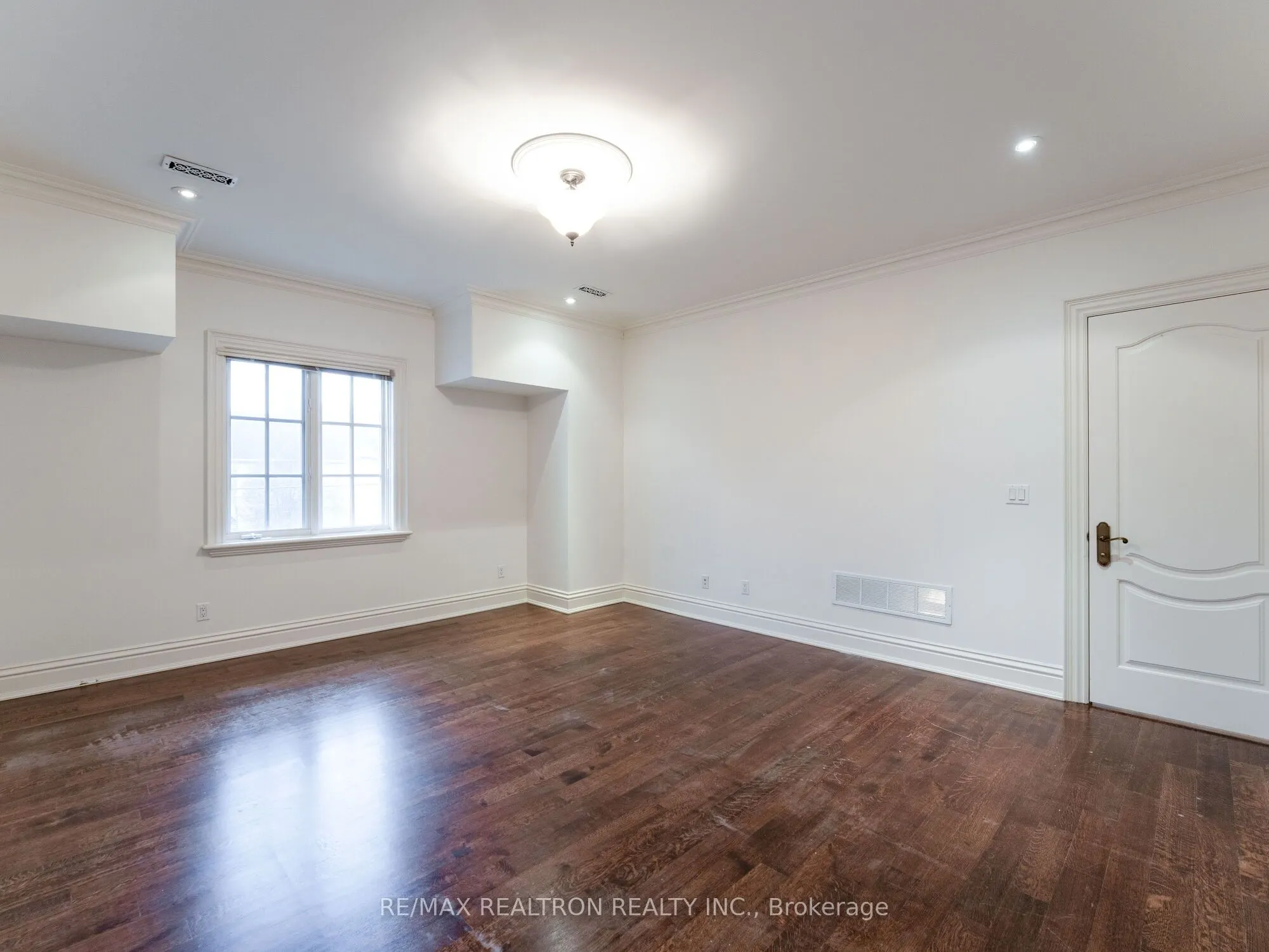 108 Highland Crescent