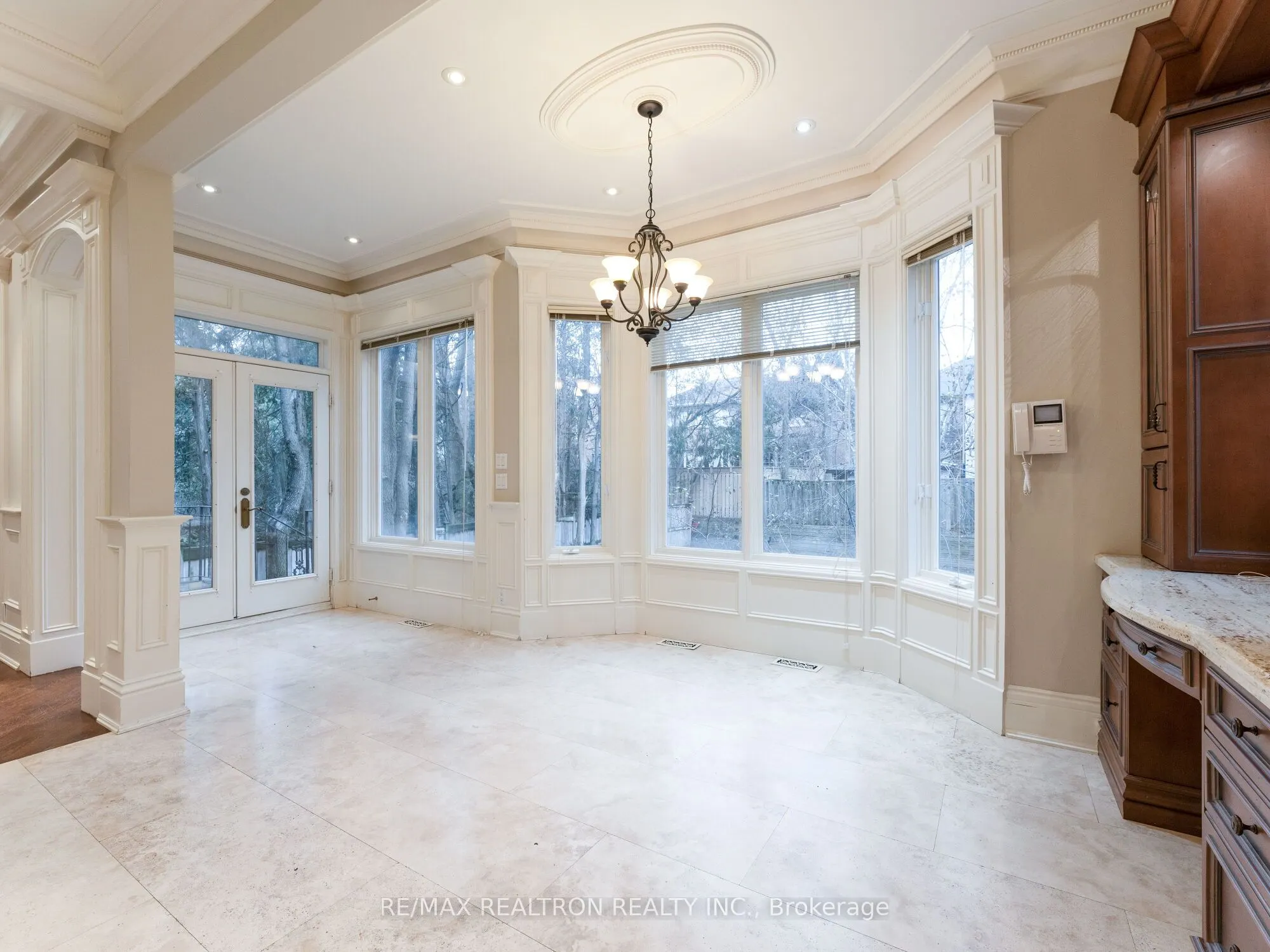 108 Highland Crescent