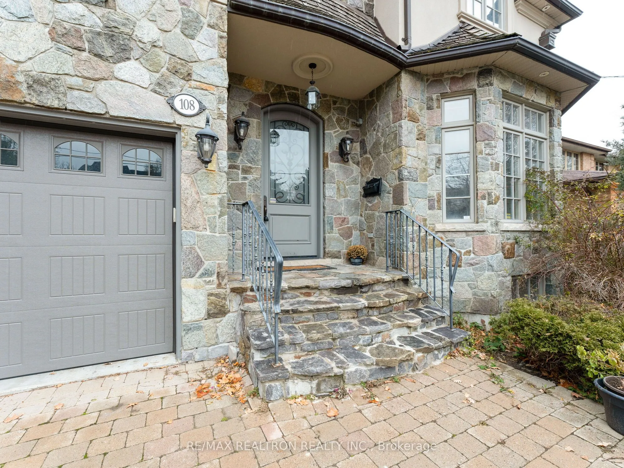 108 Highland Crescent