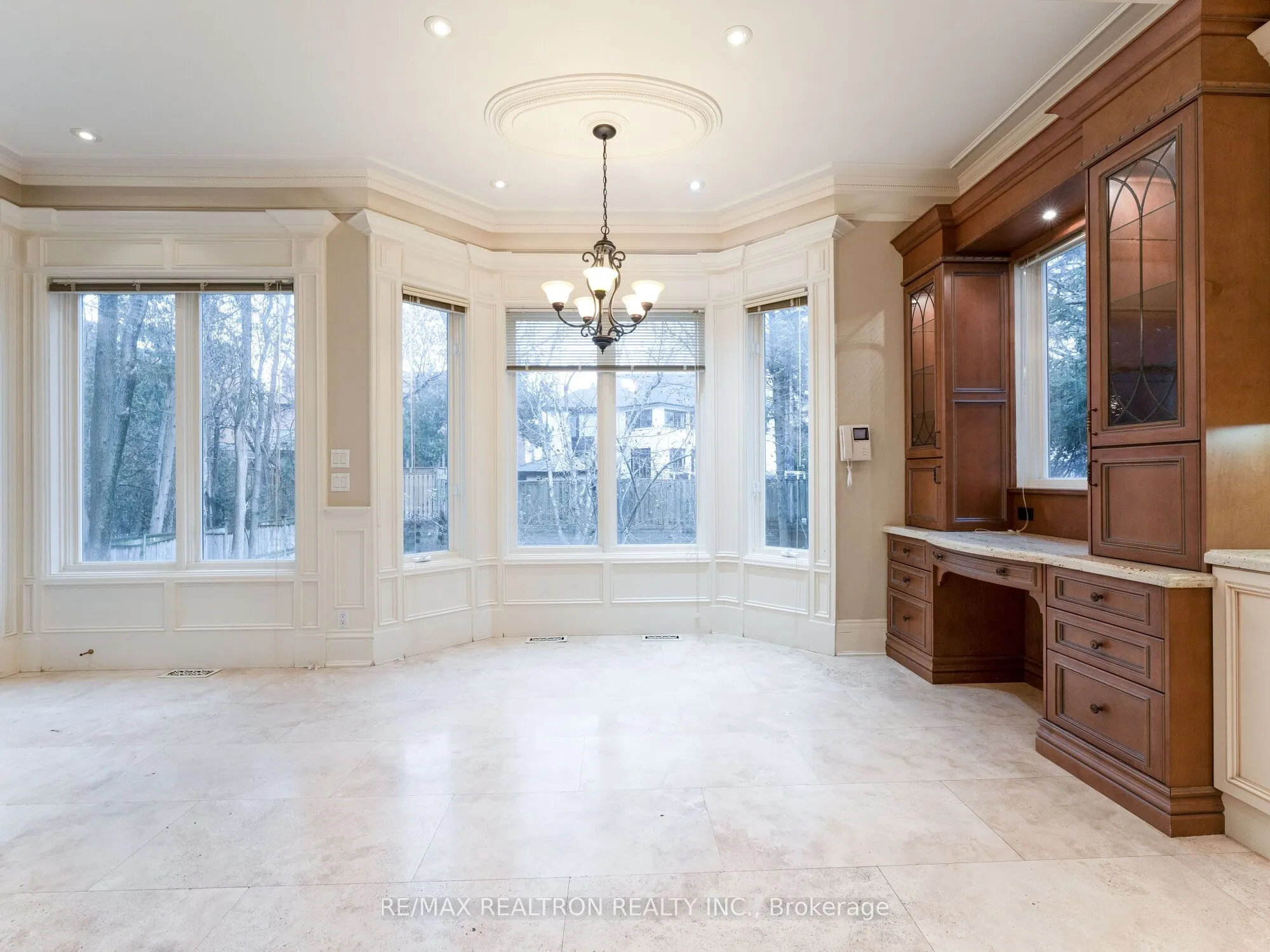 108 Highland Crescent