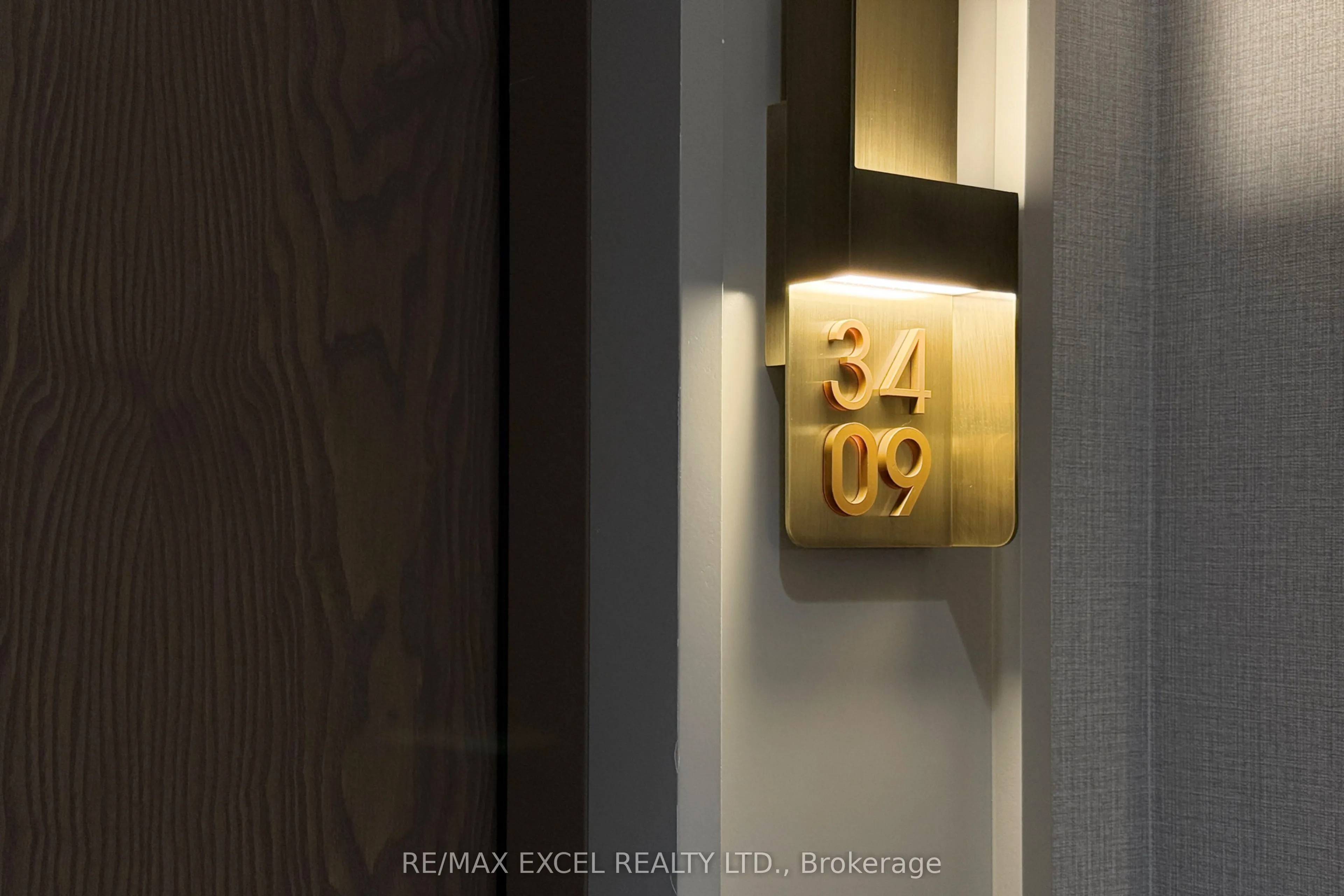 30 Inn On The Park Drive, #3409