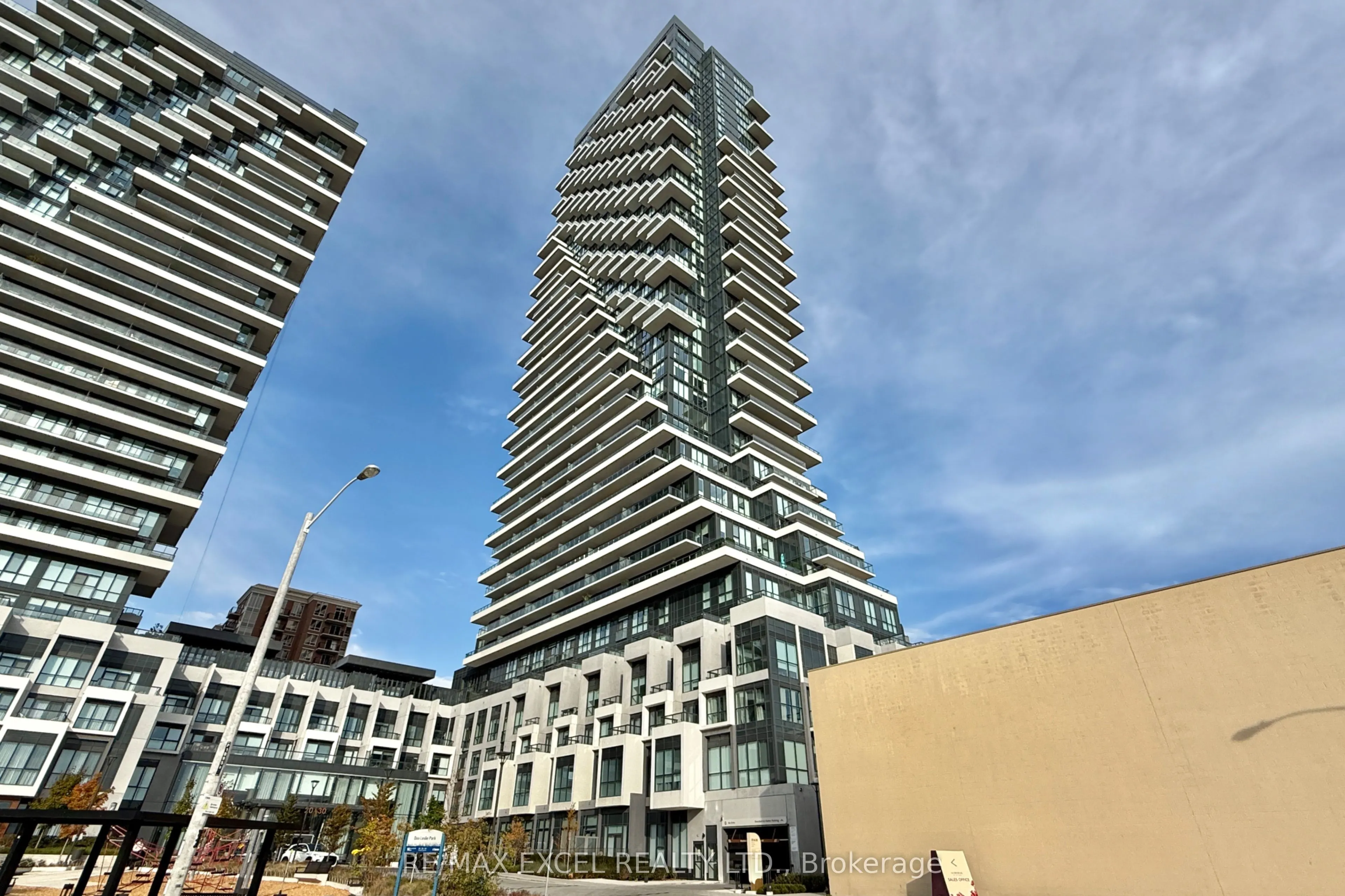 30 Inn On The Park Drive, #3409