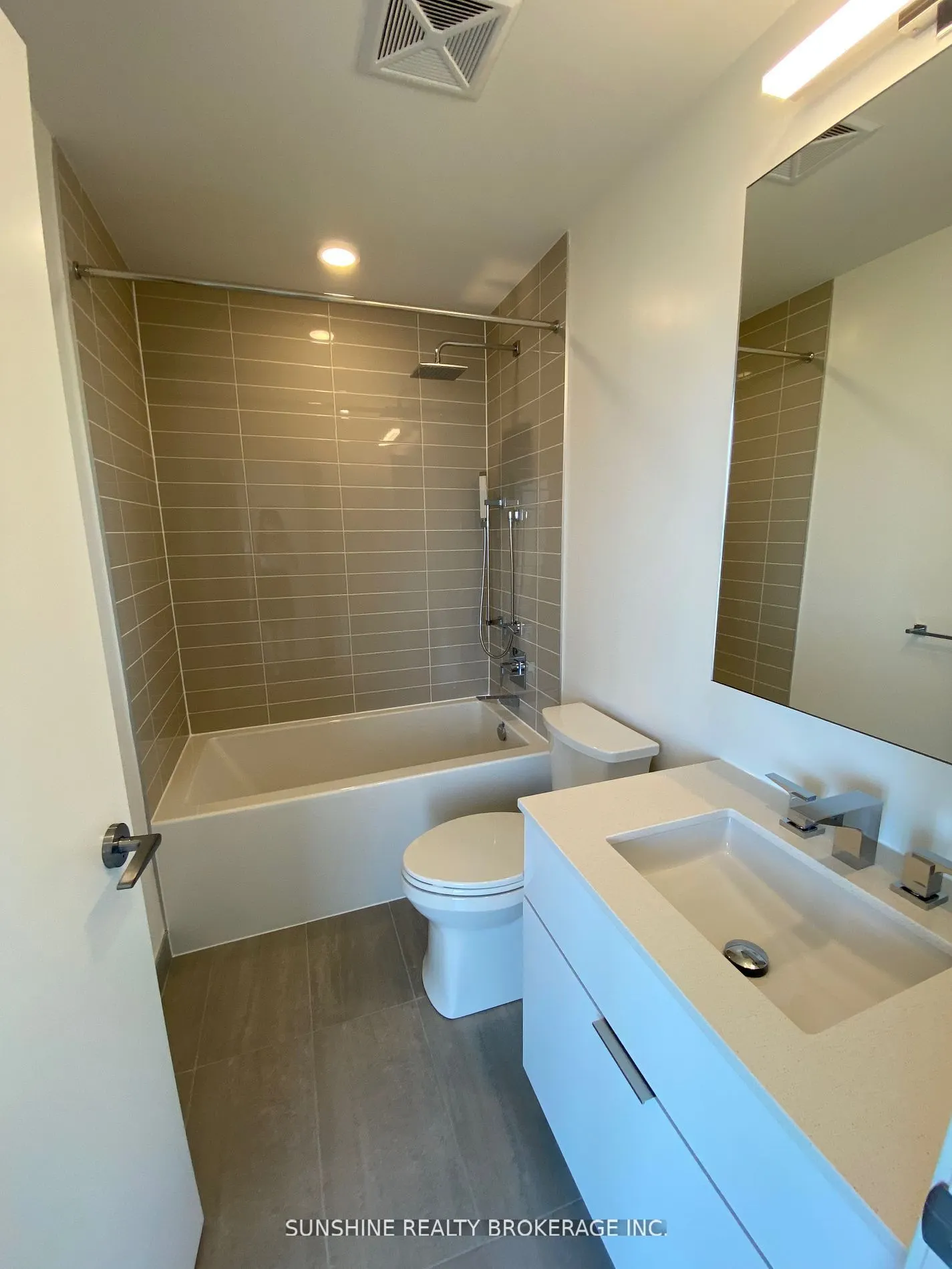 25 Richmond Street E, #422