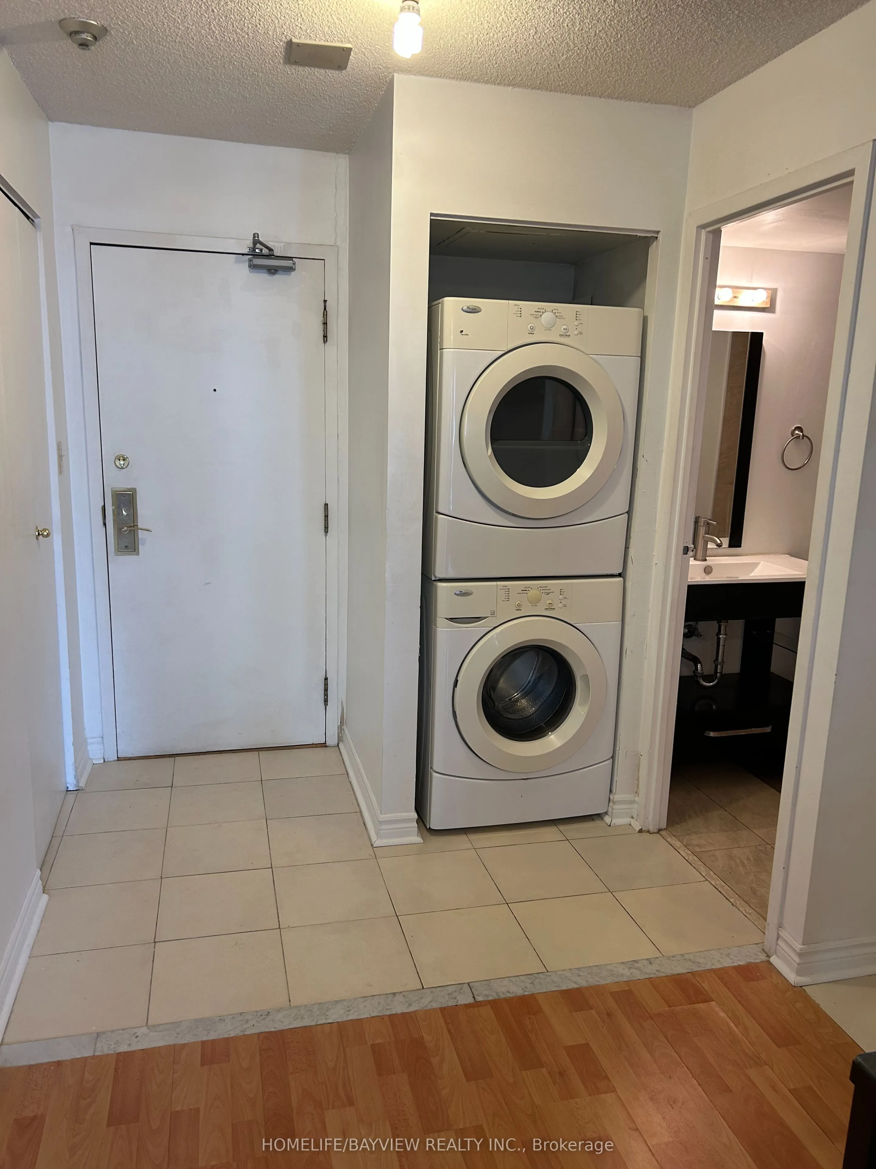 25 Grenville Street, #1210