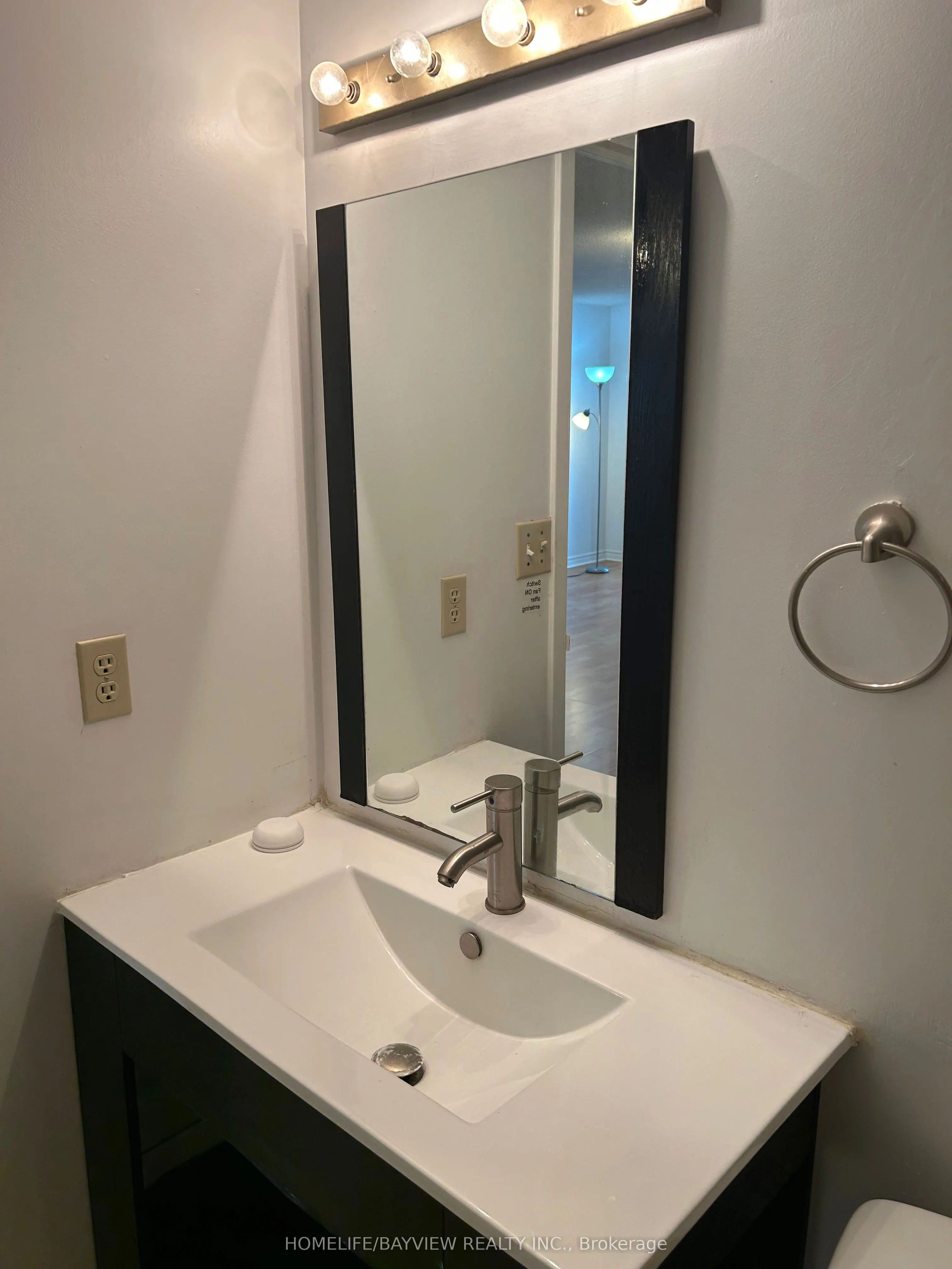 25 Grenville Street, #1210