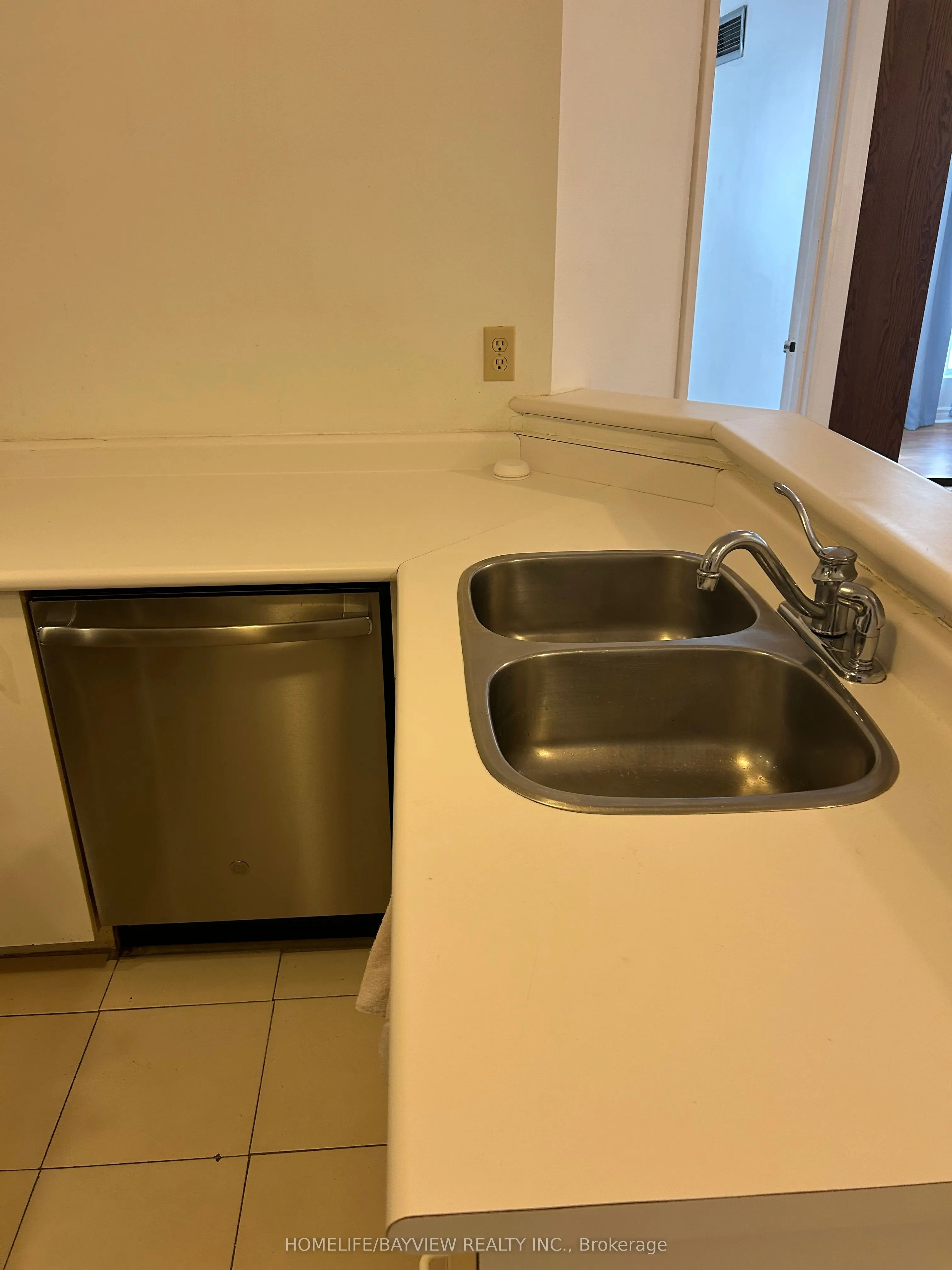 25 Grenville Street, #1210