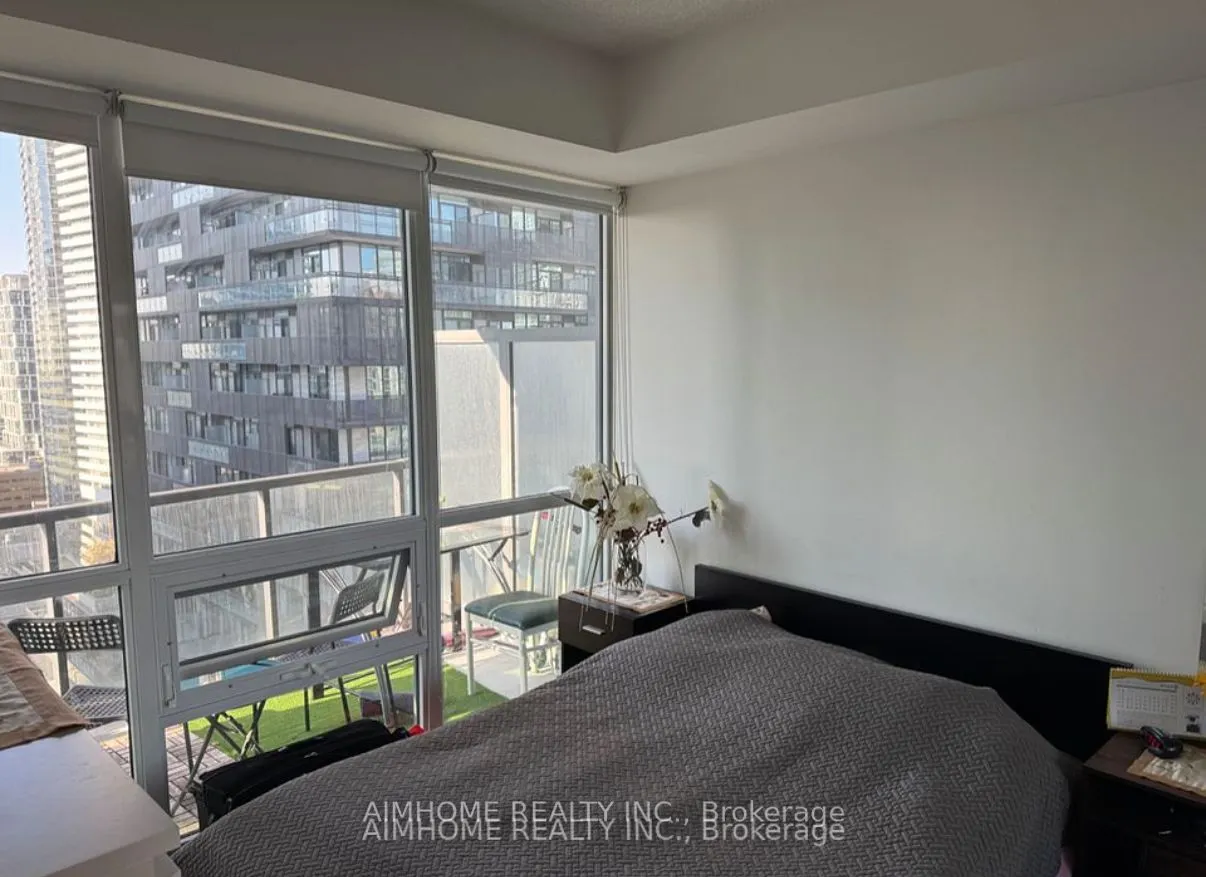 30 Roehampton Avenue, #2011