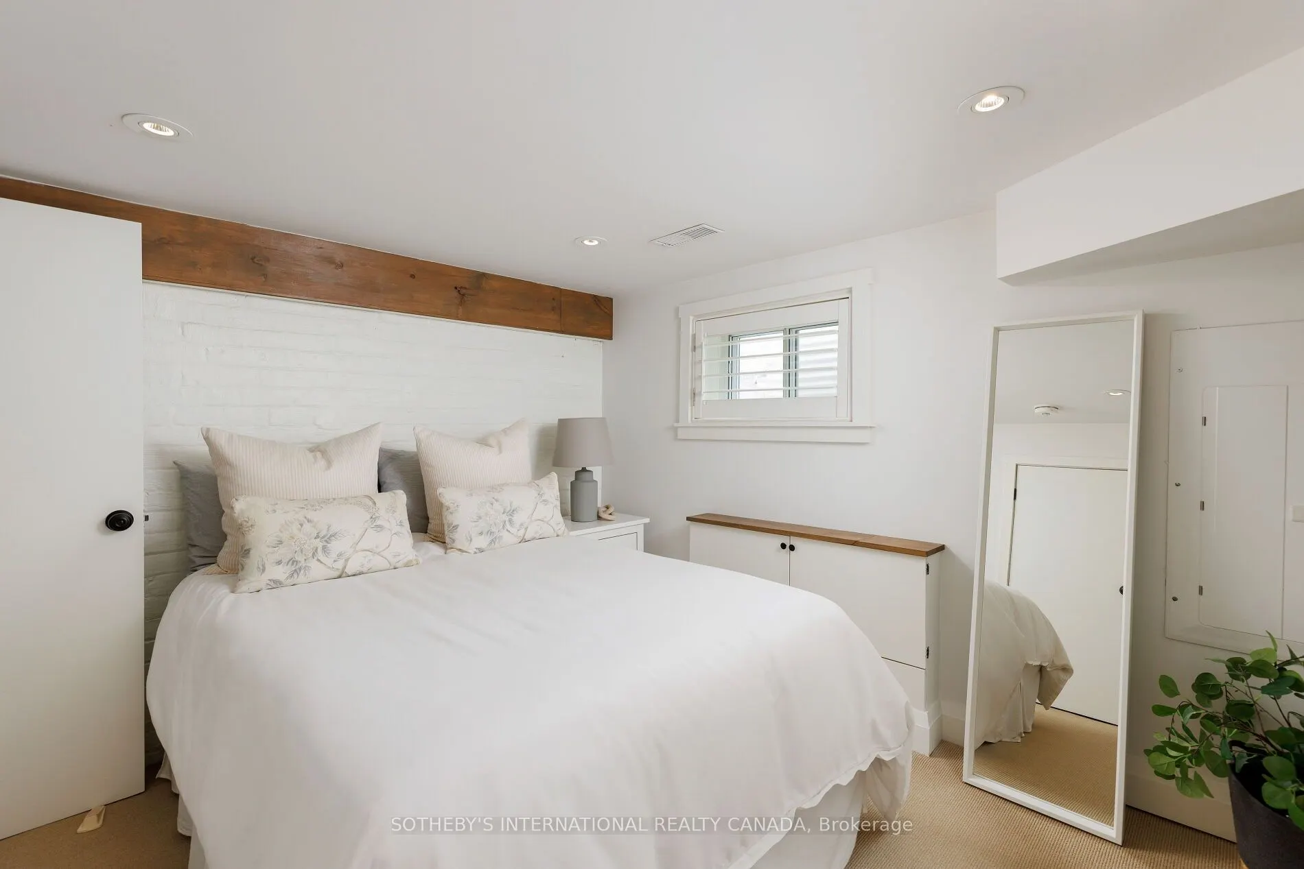 116 Shaftesbury Avenue