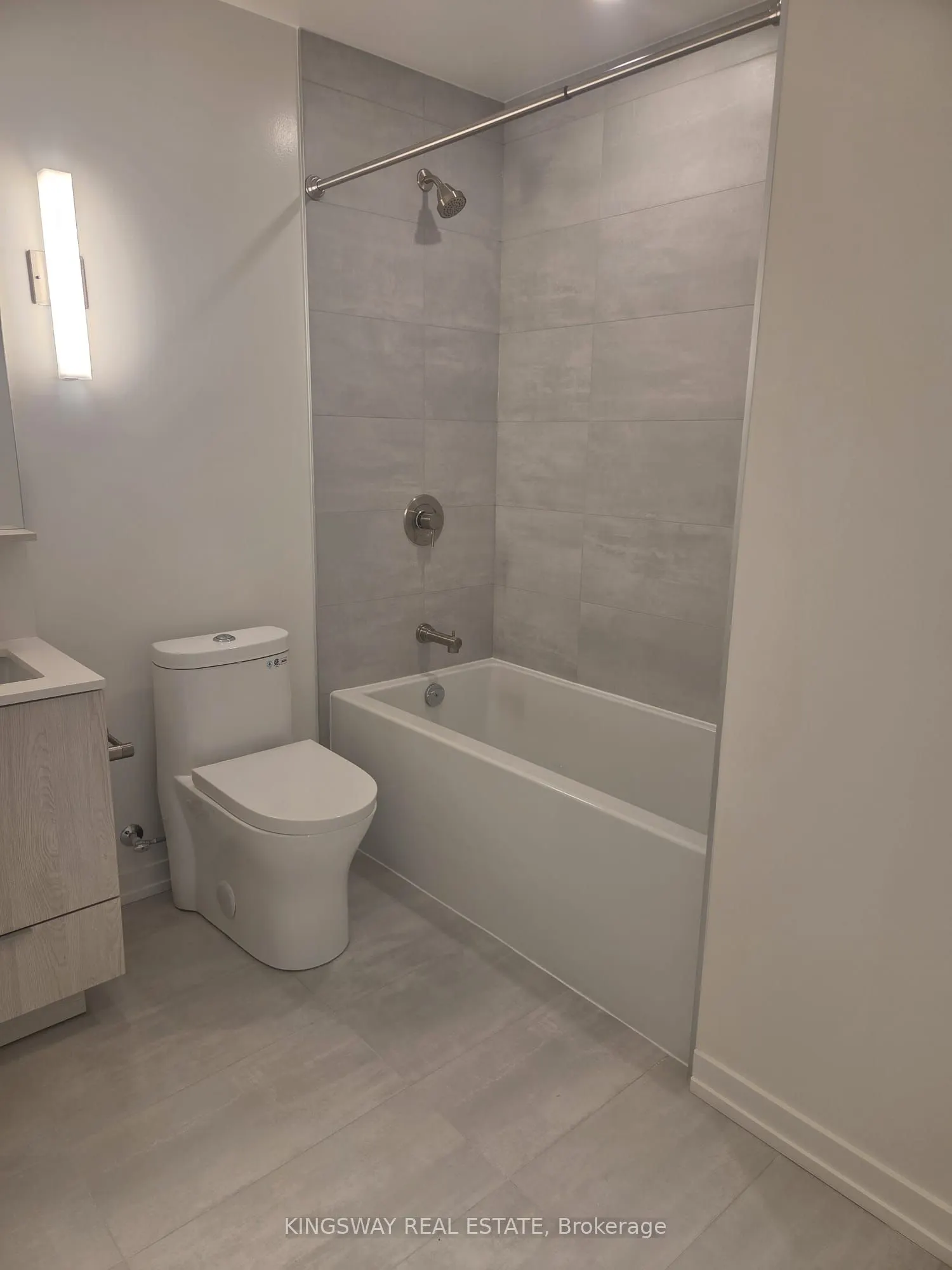 110 Broadway Avenue, #1208