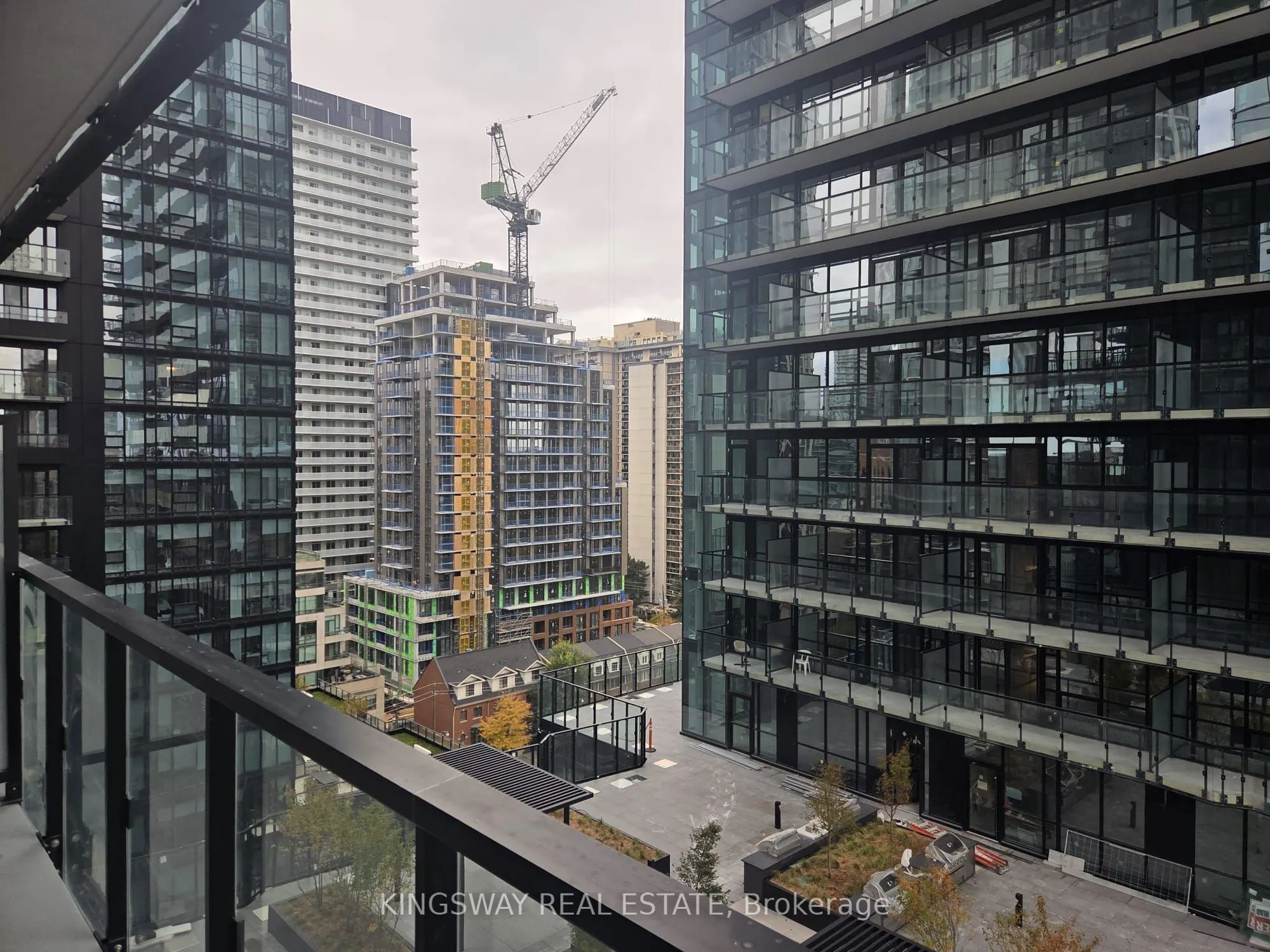 110 Broadway Avenue, #1208