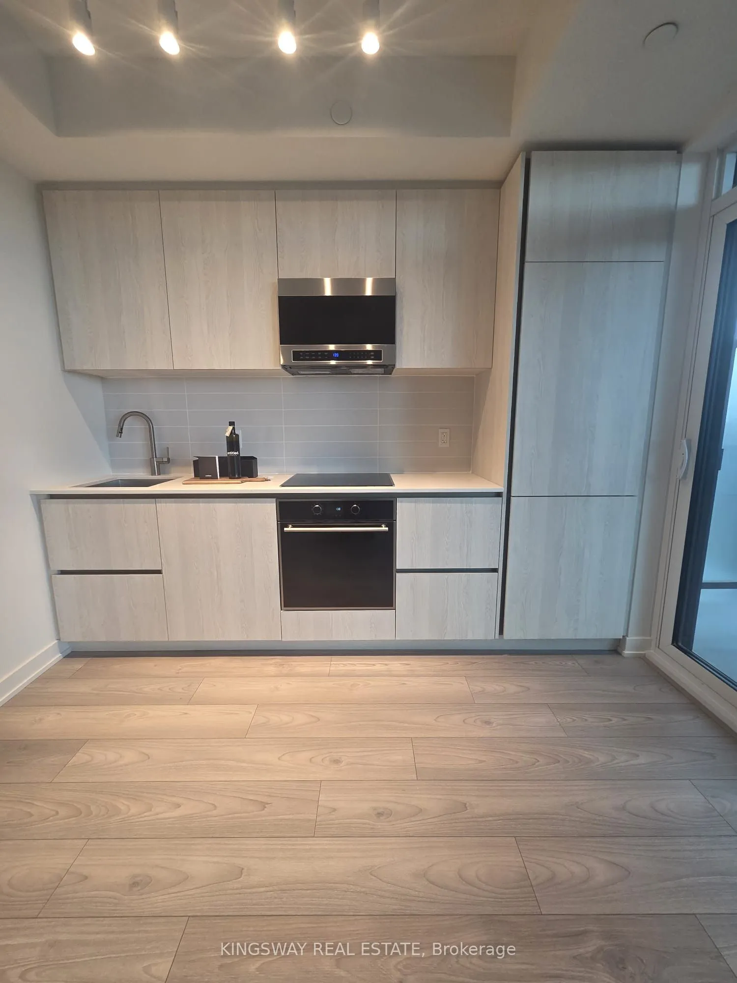 110 Broadway Avenue, #1208