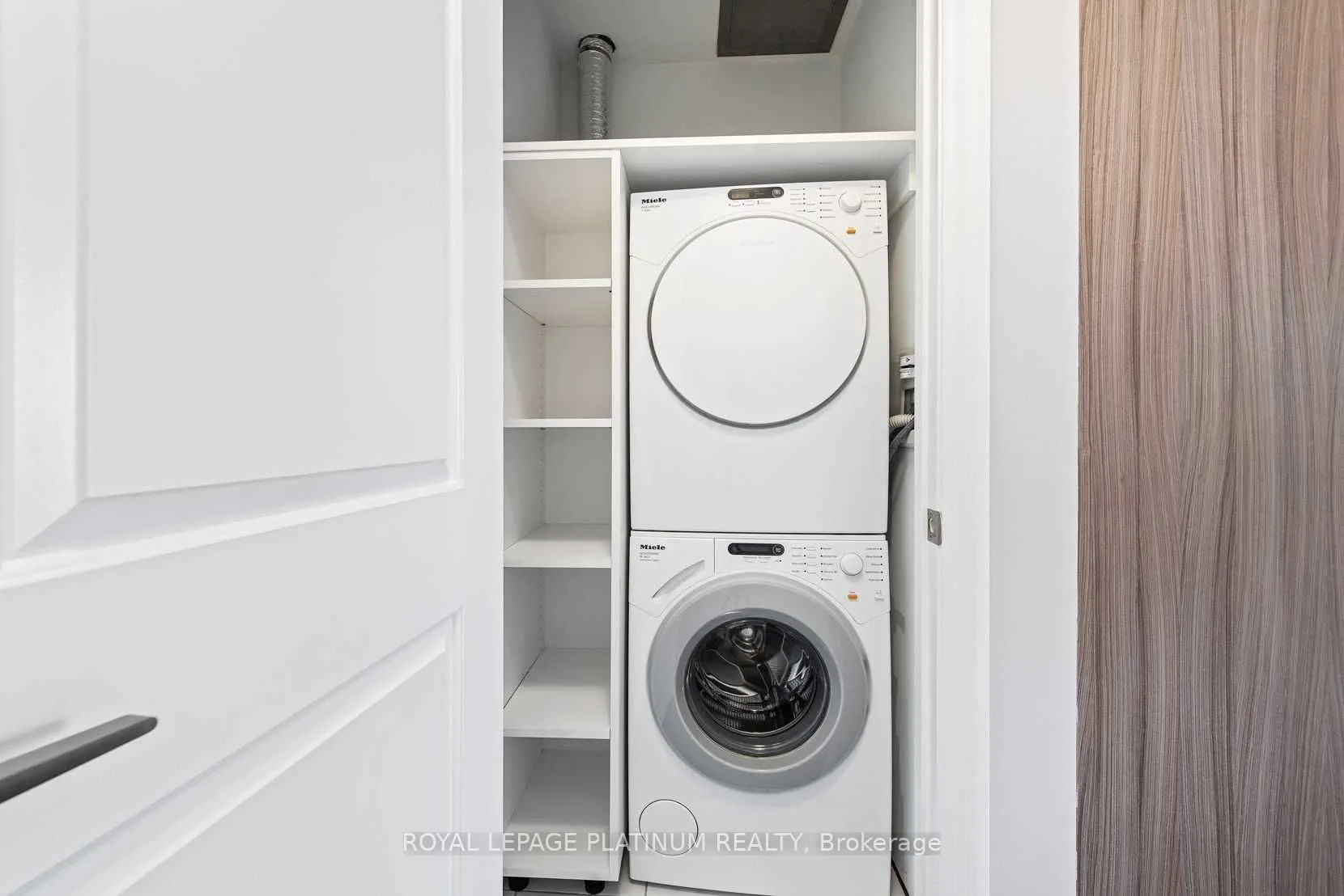 8 The Esplanade, #2402