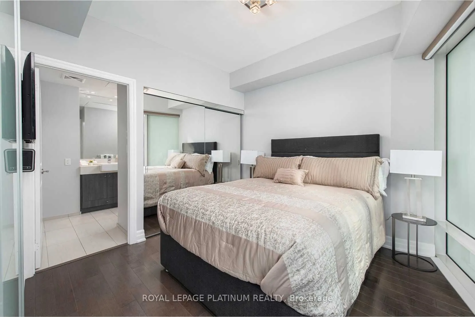 8 The Esplanade, #2402