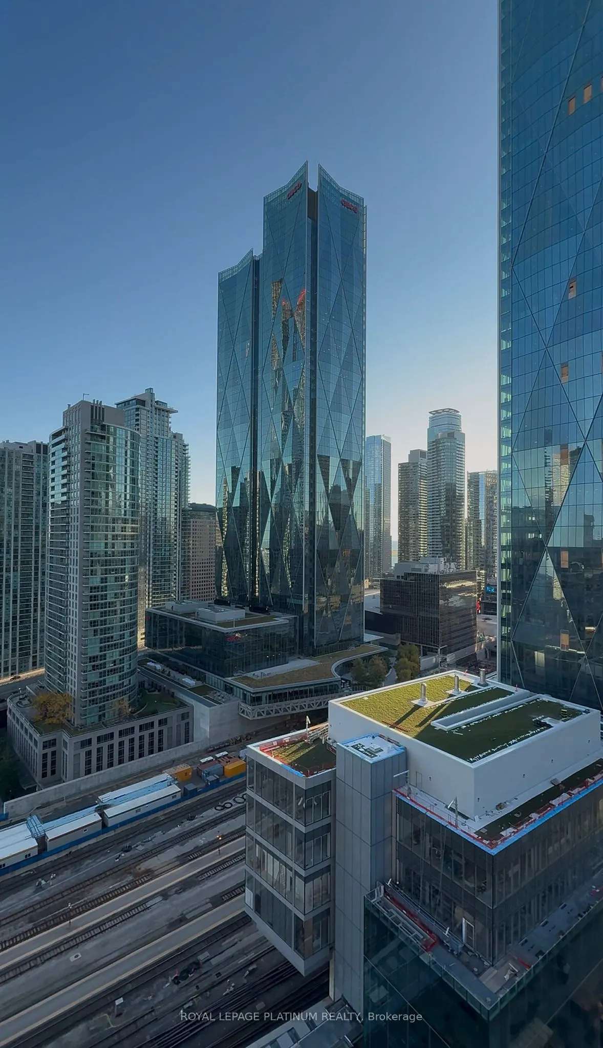 8 The Esplanade, #2402