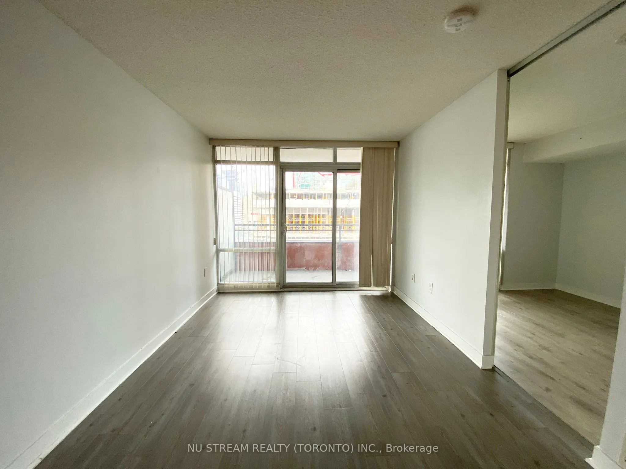 4 Spadina Avenue S, #1508