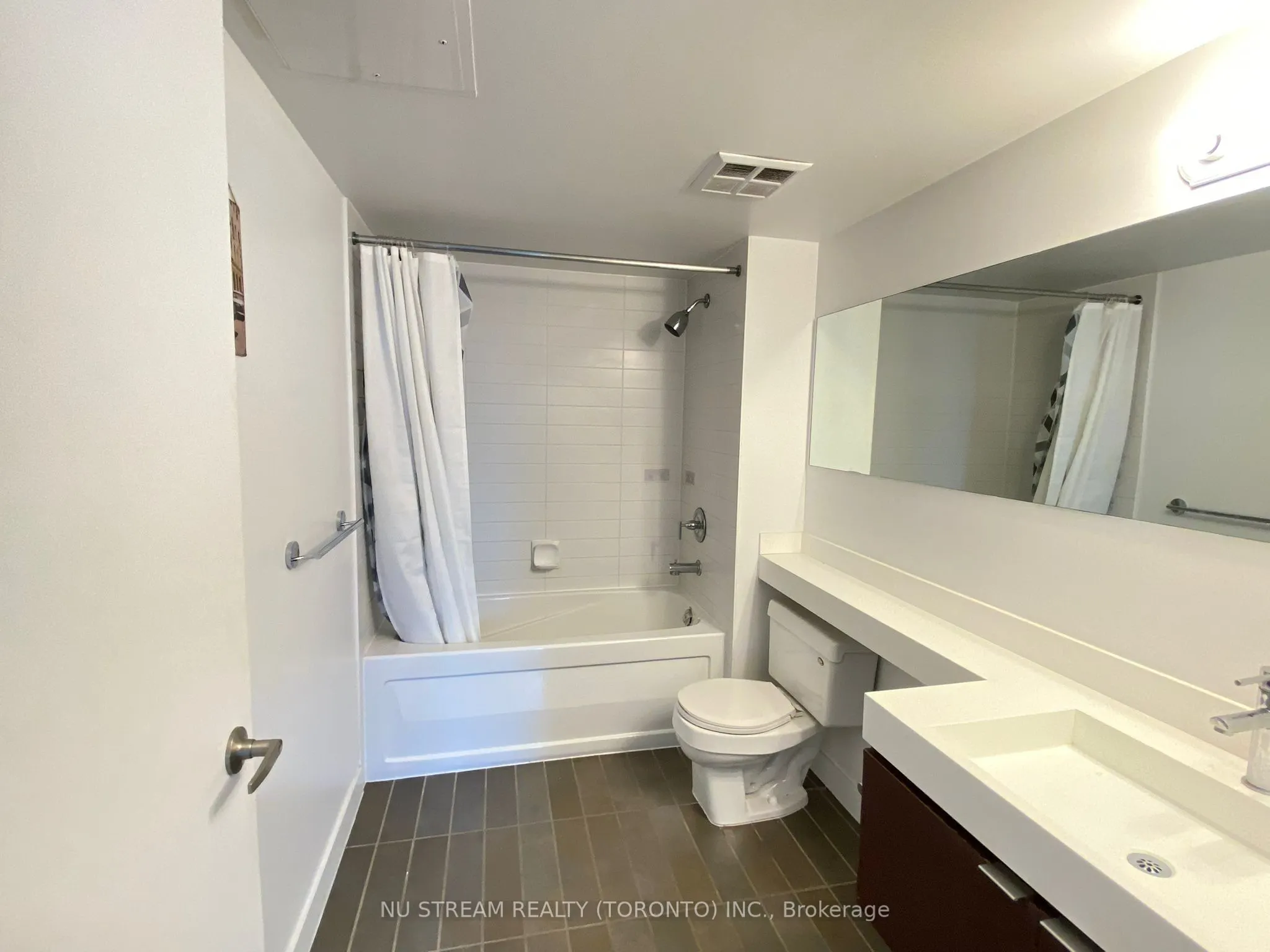 4 Spadina Avenue S, #1508