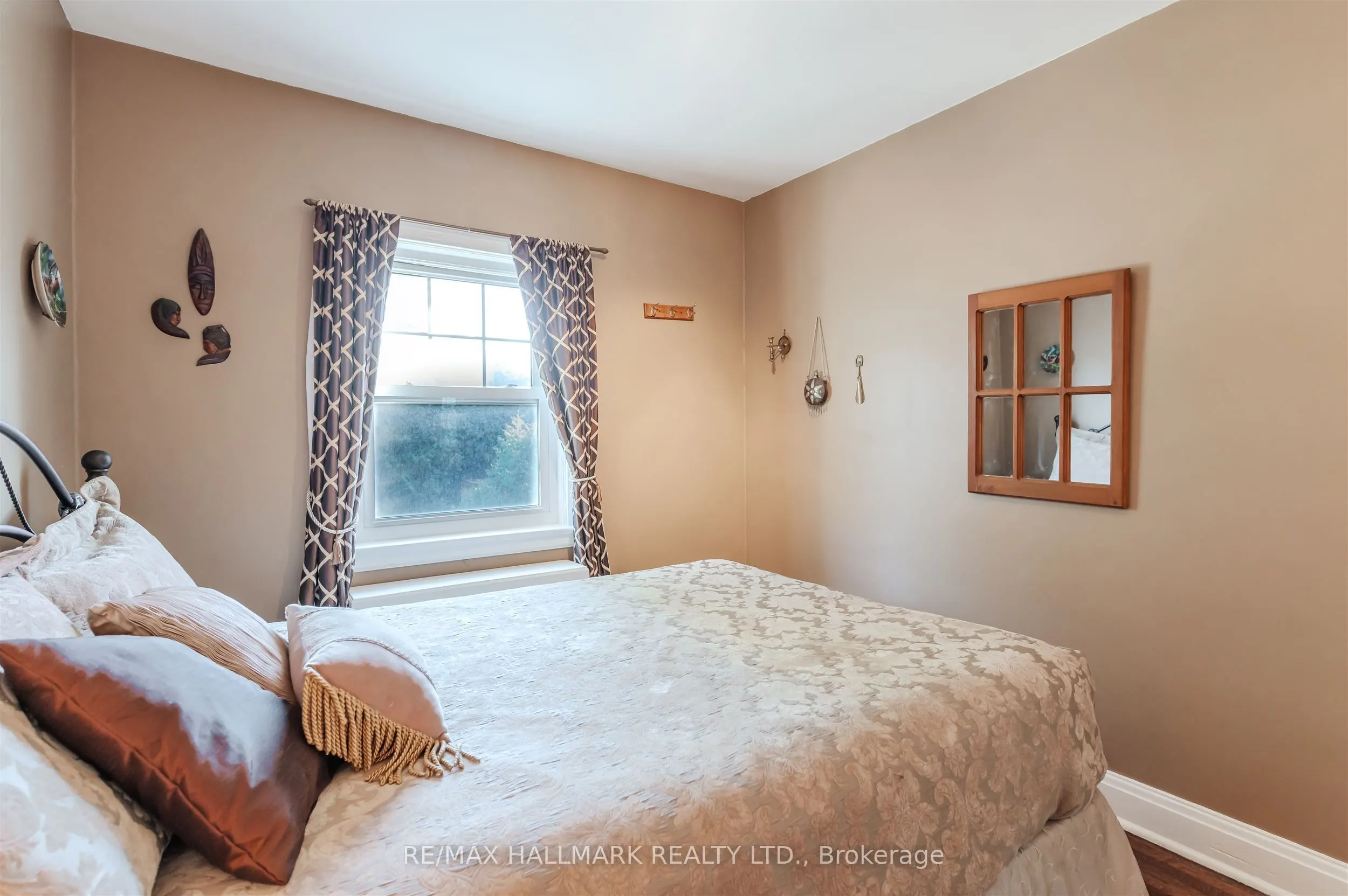 79 Parkhurst Boulevard