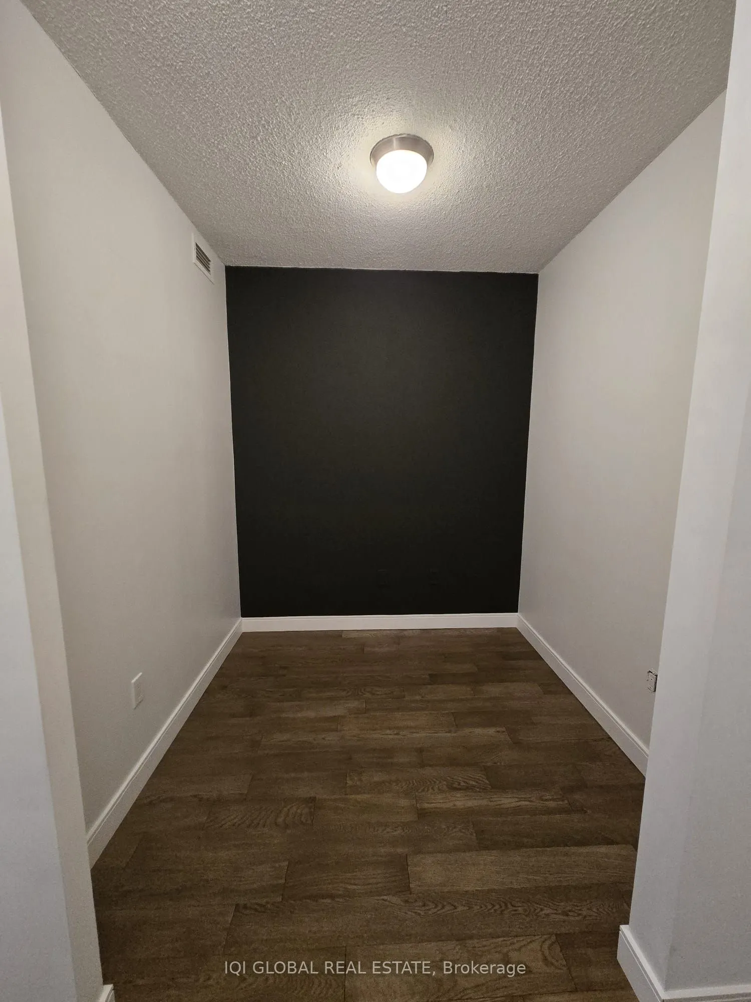 10 Navy Wharf Court, #1106