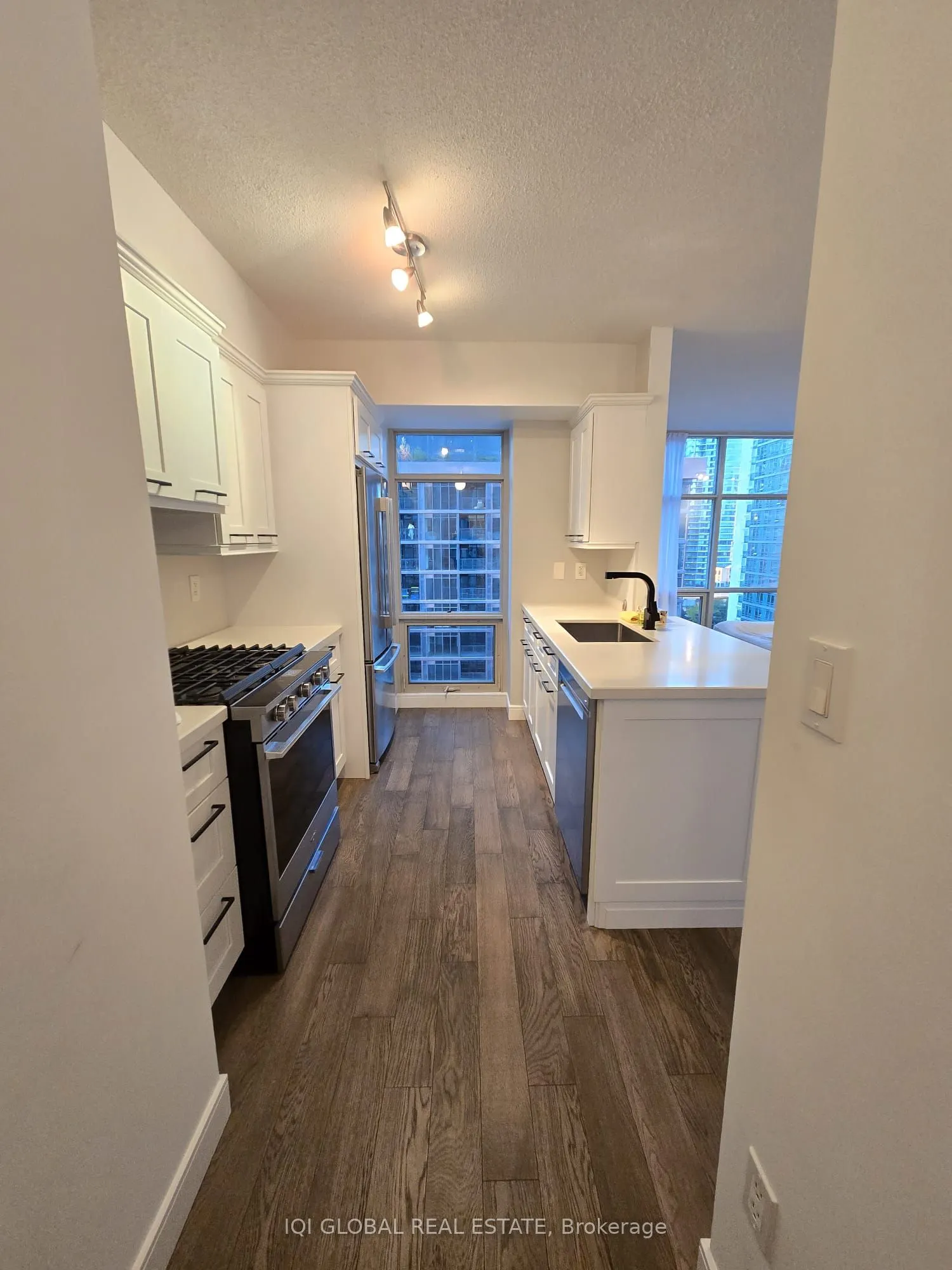 10 Navy Wharf Court, #1106