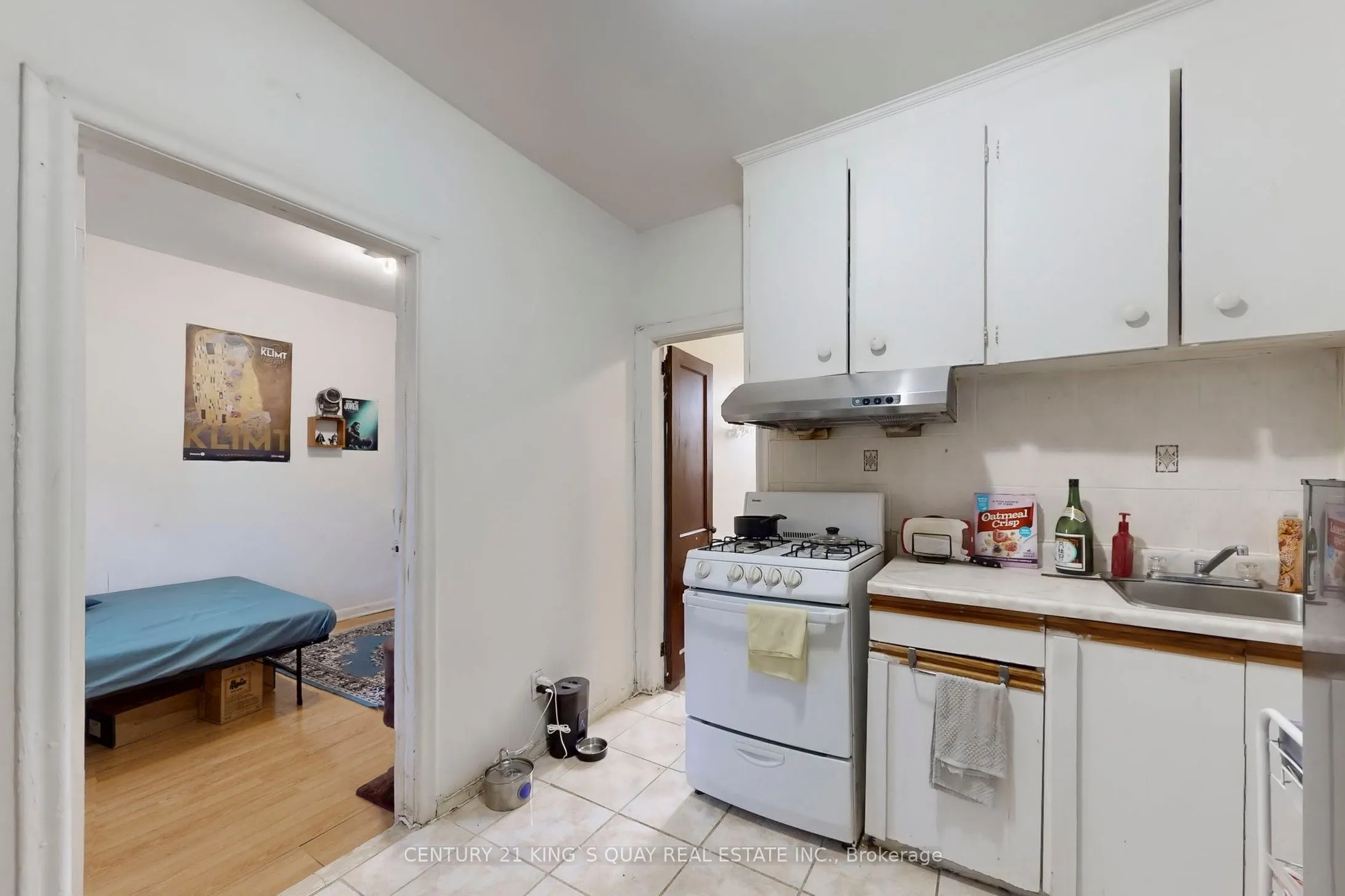 229 Bellwoods Avenue