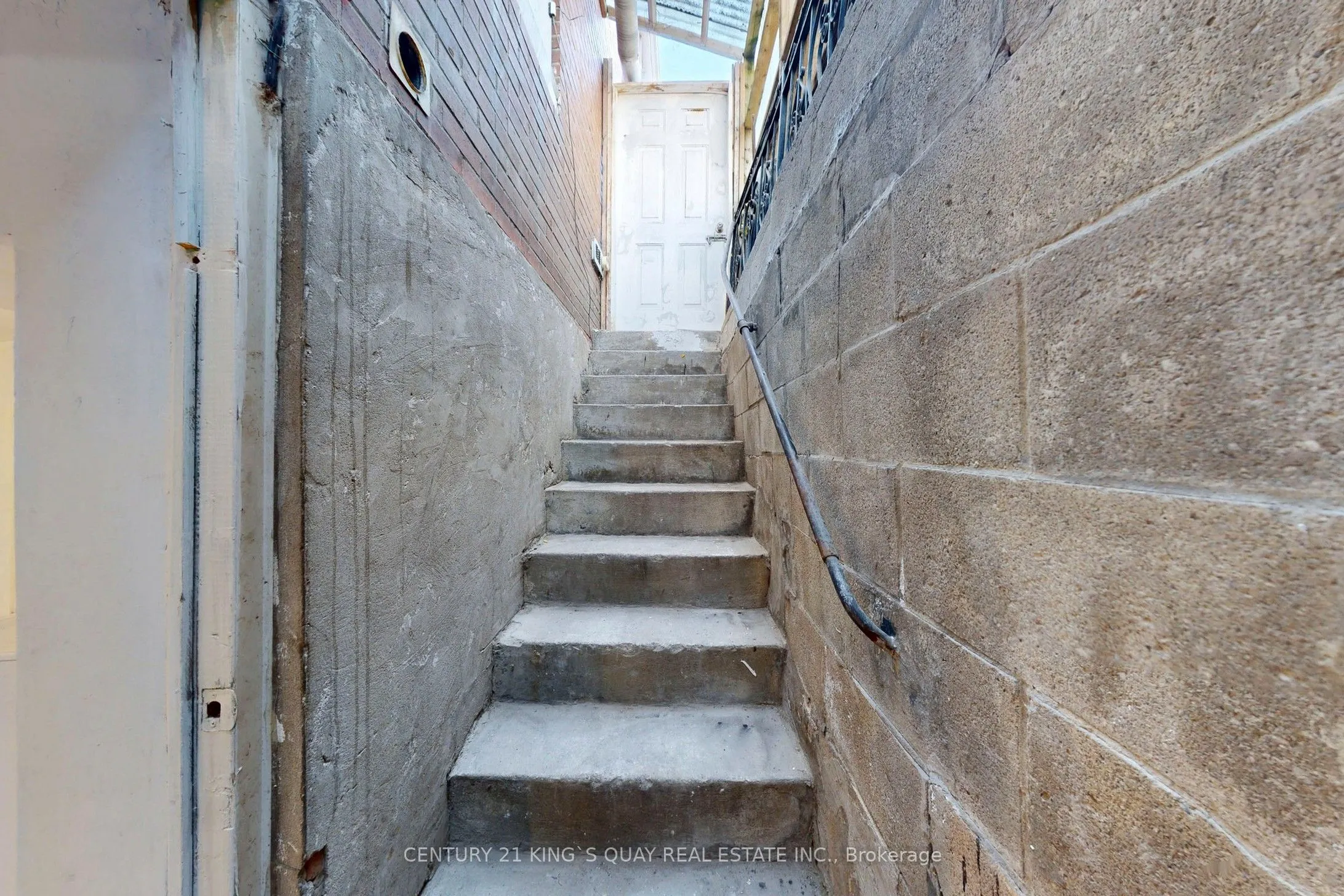 229 Bellwoods Avenue